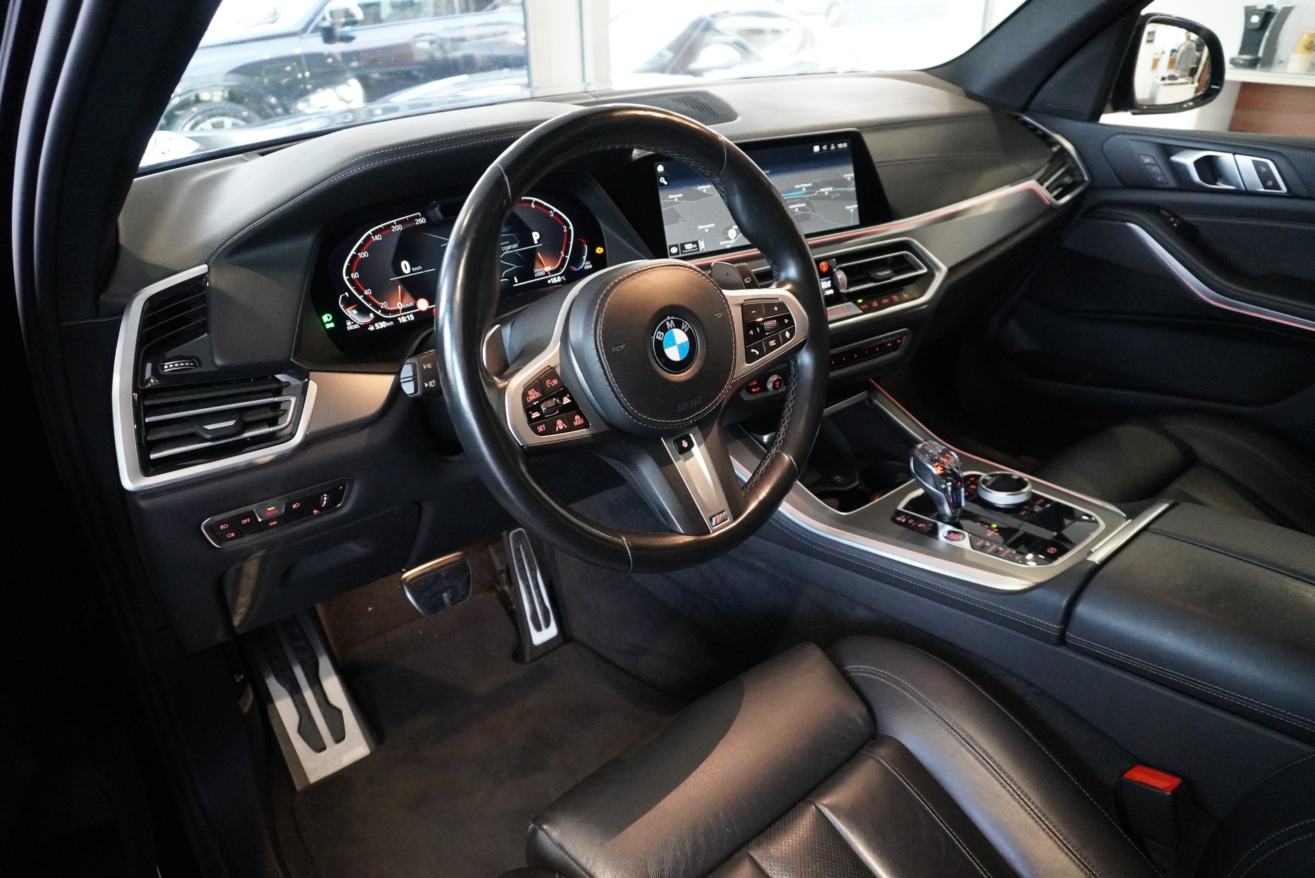 BMW X5 xDrive 48V 40d M Sport Steptronic-image-12