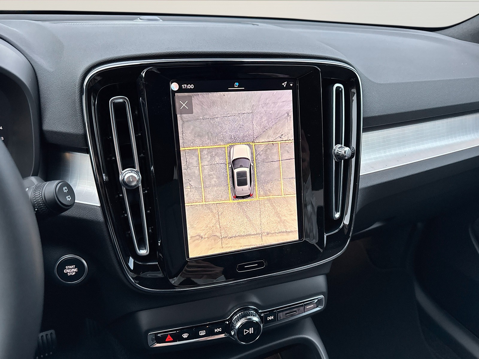 VOLVO XC40 2.0 B3 MH XCITE-image-13