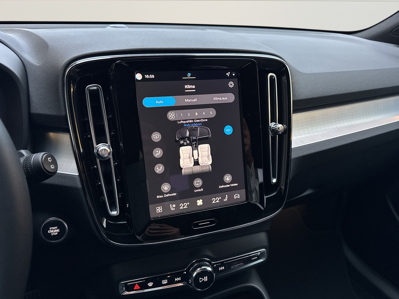 VOLVO XC40 2.0 B3 MH XCITE-image-14