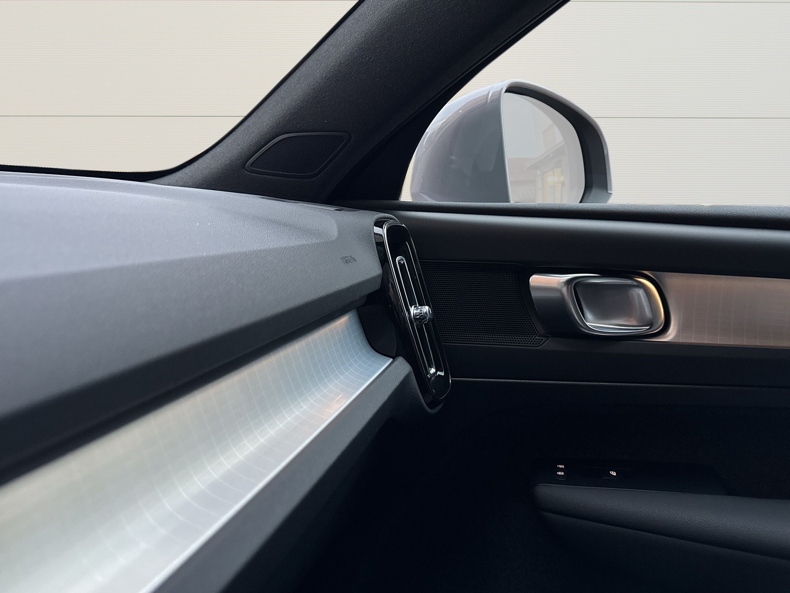 VOLVO XC40 2.0 B3 MH XCITE-image-16
