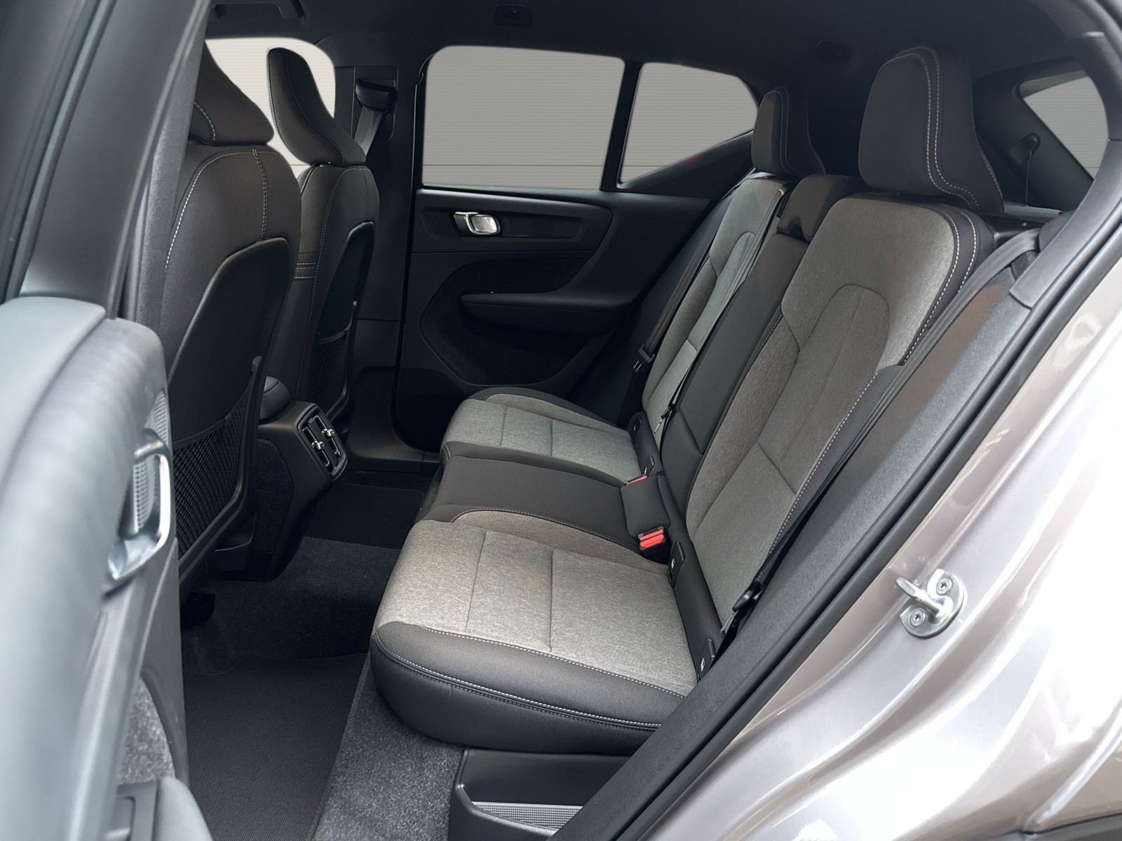 VOLVO XC40 2.0 B3 MH XCITE-image-8