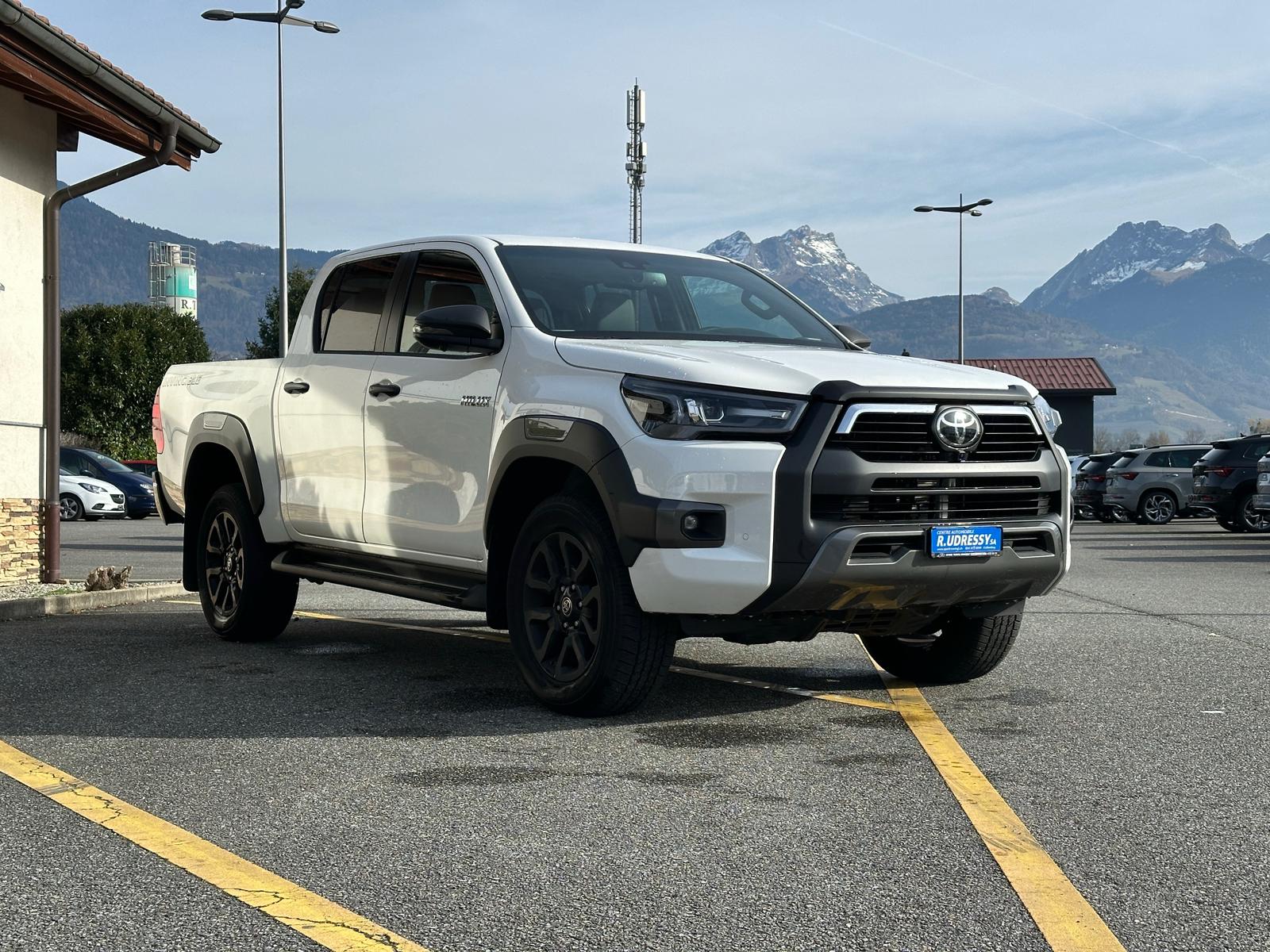 TOYOTA Hilux 2.8D-4D MHEV Invincible Double Cab 4x4 A-image-6