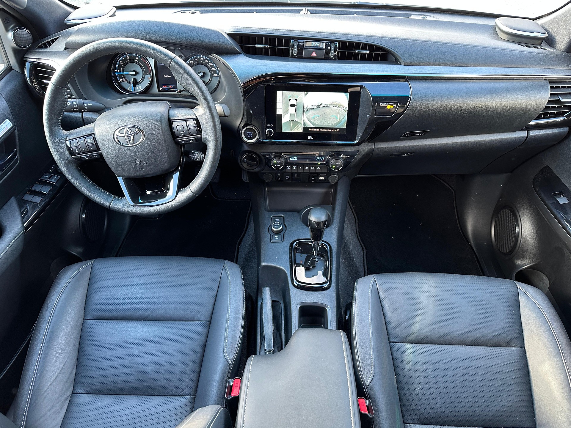 TOYOTA Hilux 2.8D-4D MHEV Invincible Double Cab 4x4 A-image-9