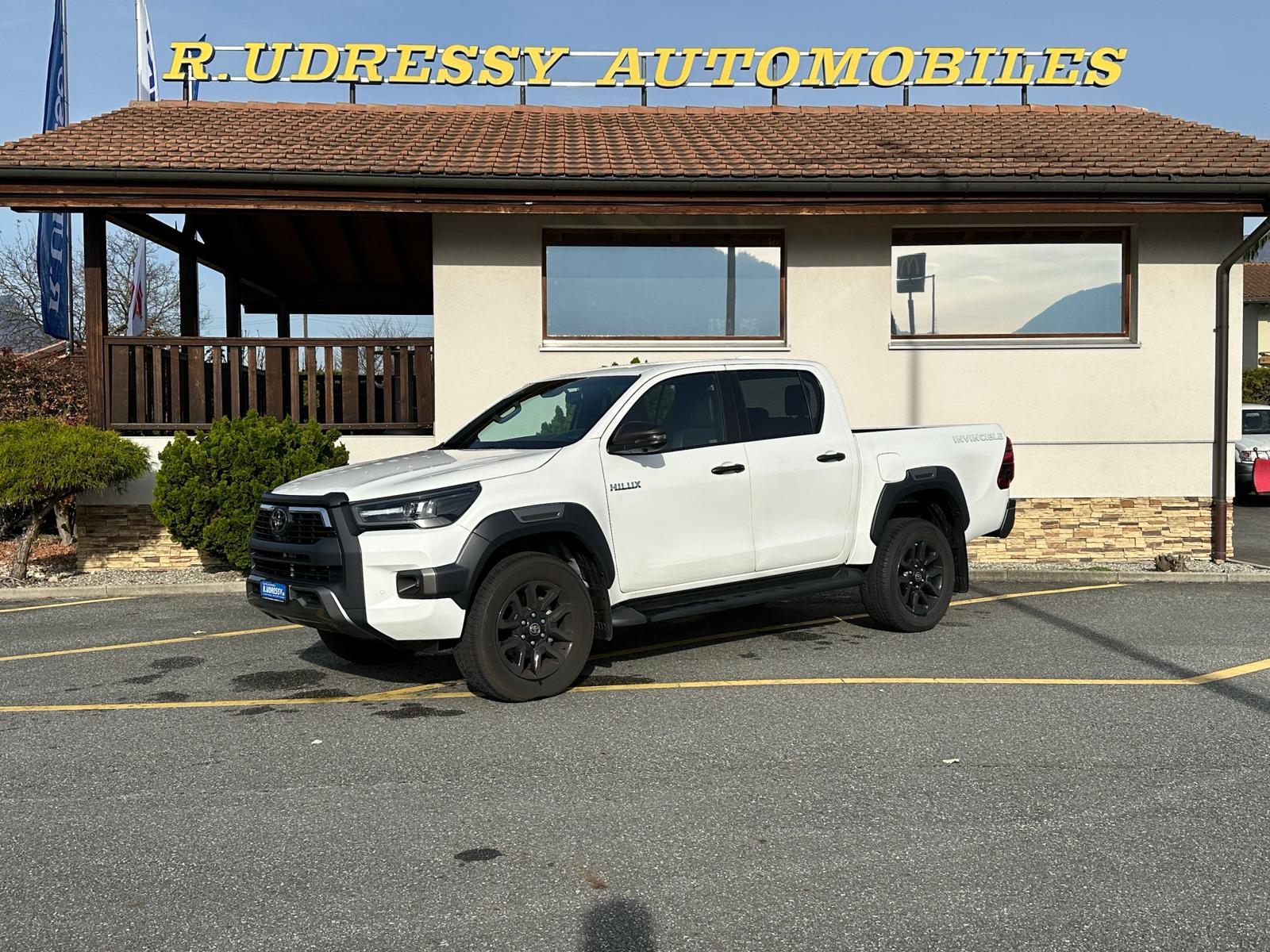 TOYOTA Hilux 2.8D-4D MHEV Invincible Double Cab 4x4 A