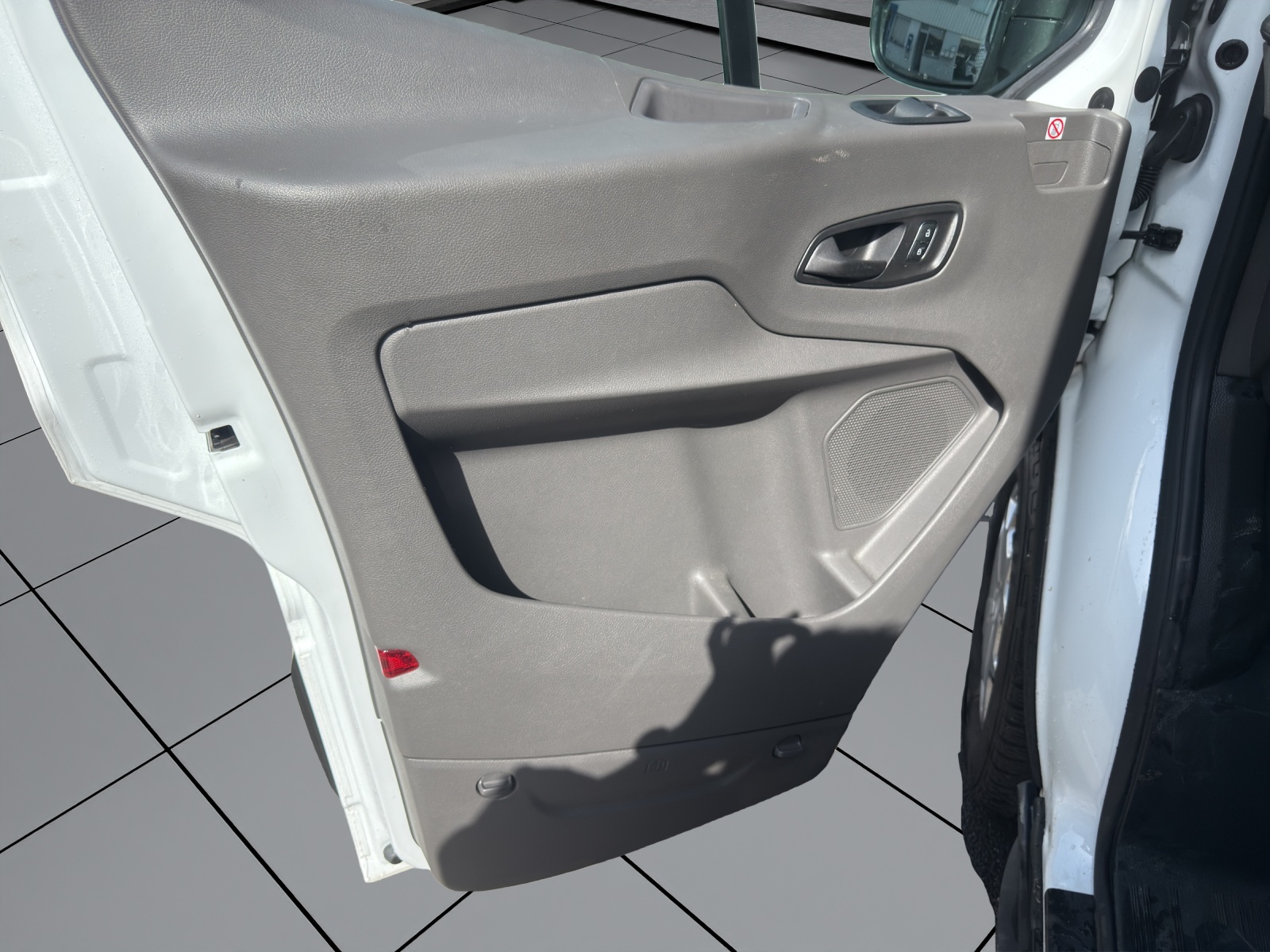 FORD E-Transit Van 390 L2 Trend RWD 68kWh-image-5