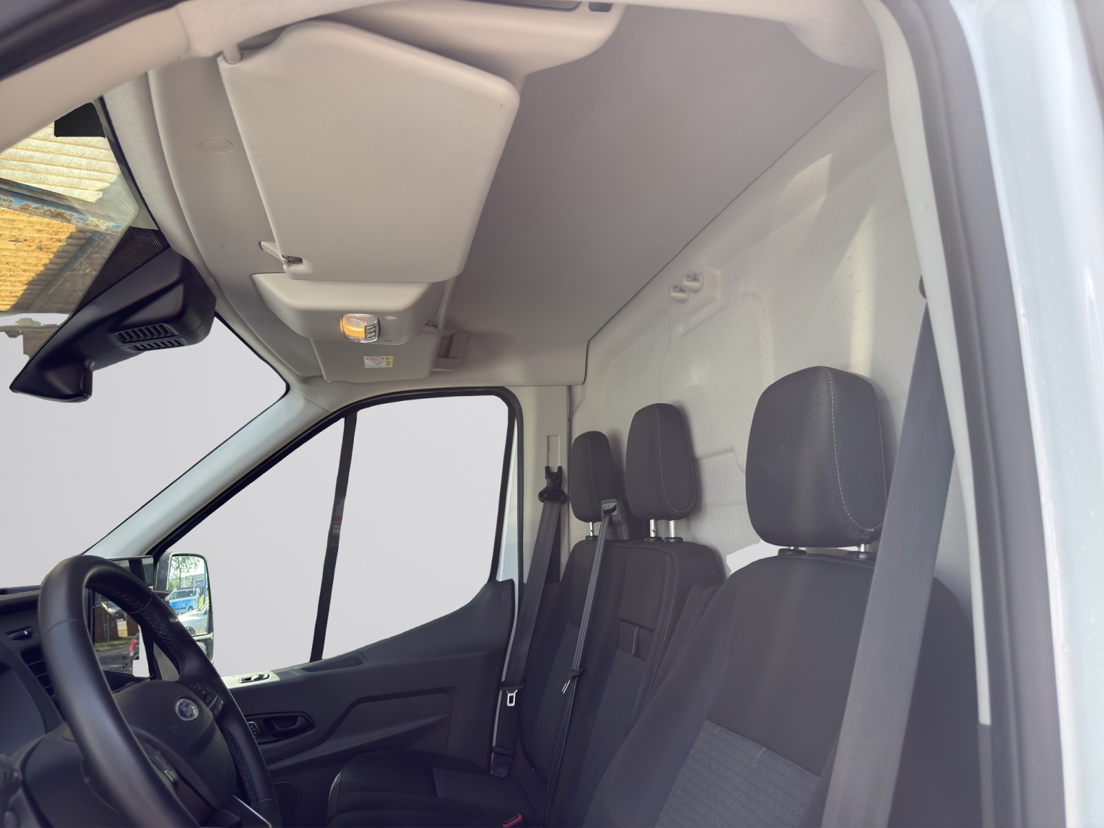 FORD E-Transit Van 390 L2 Trend RWD 68kWh-image-7