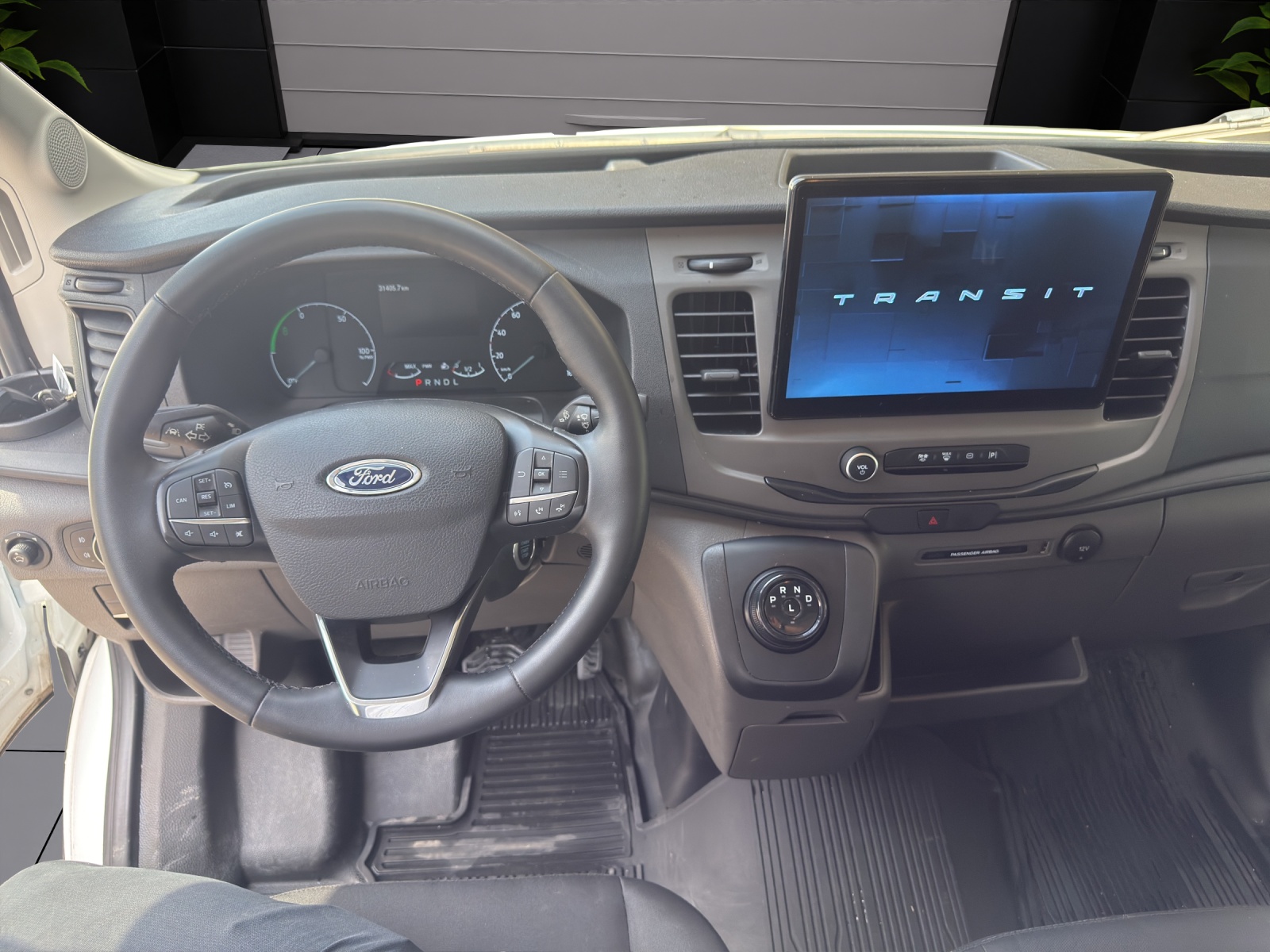 FORD E-Transit Van 390 L2 Trend RWD 68kWh-image-11