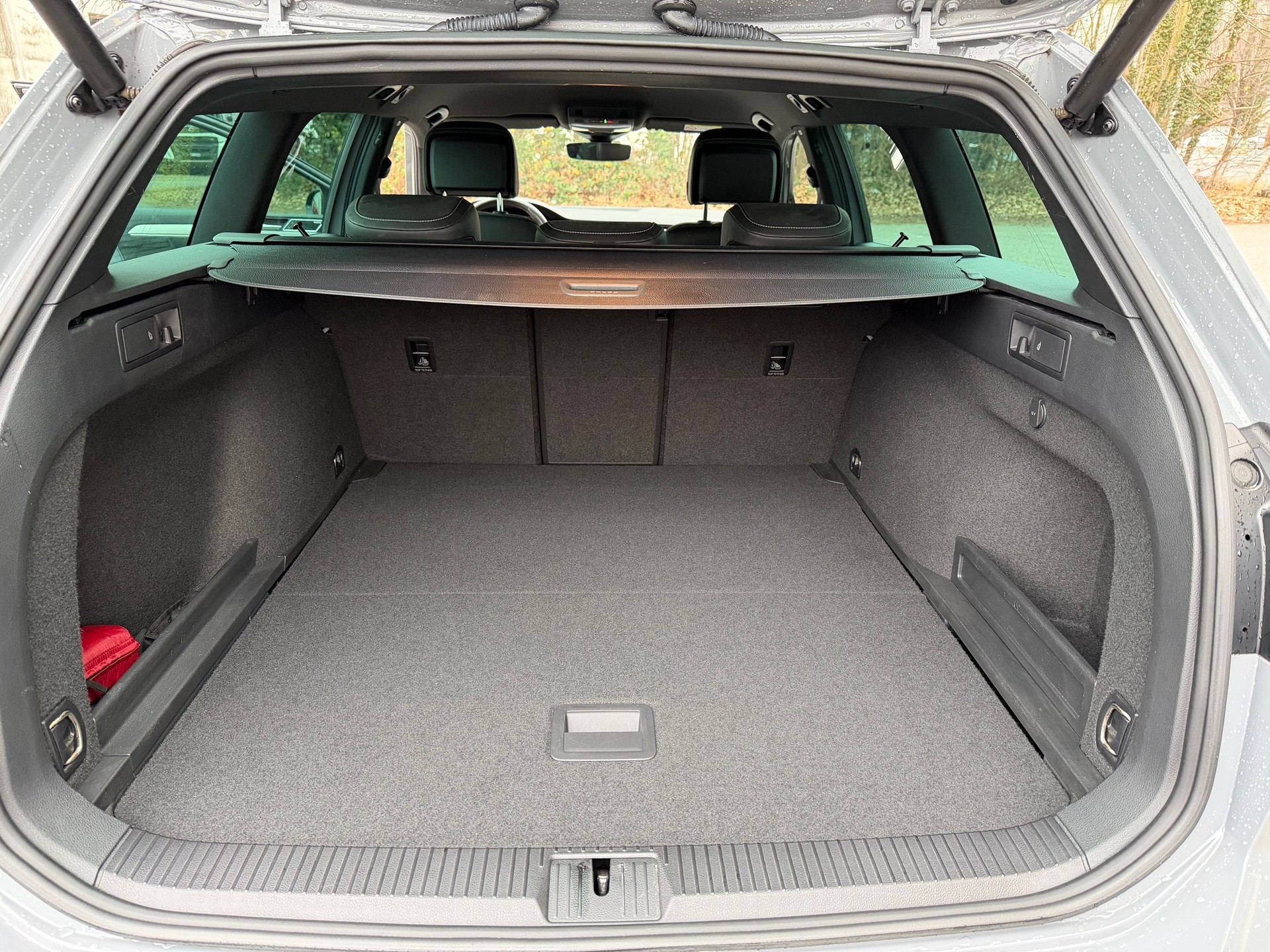 VW Passat Variant 2.0 TSI R-Line Edition 4Motion DSG-image-7
