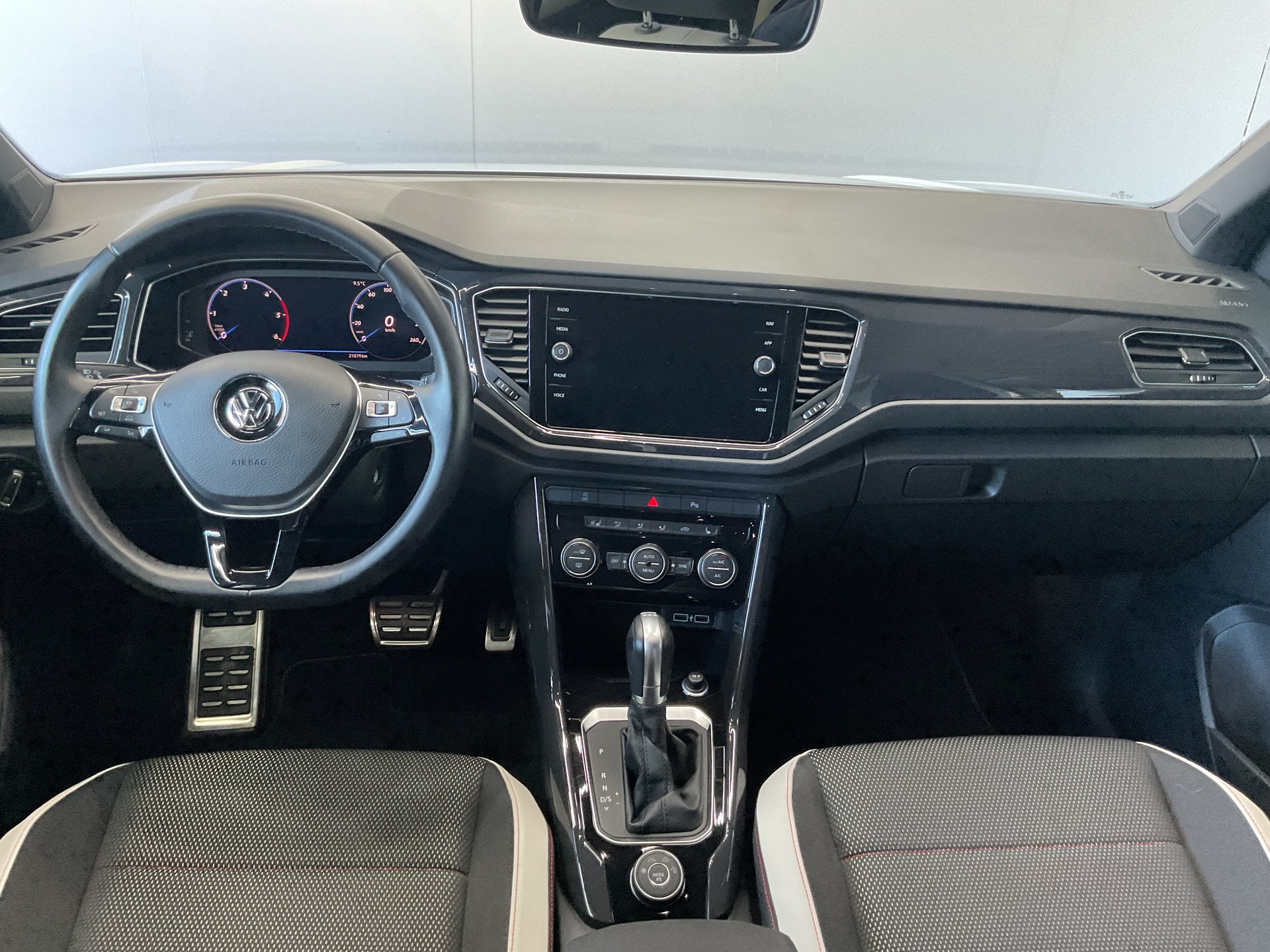 VW T-Roc 2.0 TDI SCR Sport DSG 4Motion-image-10