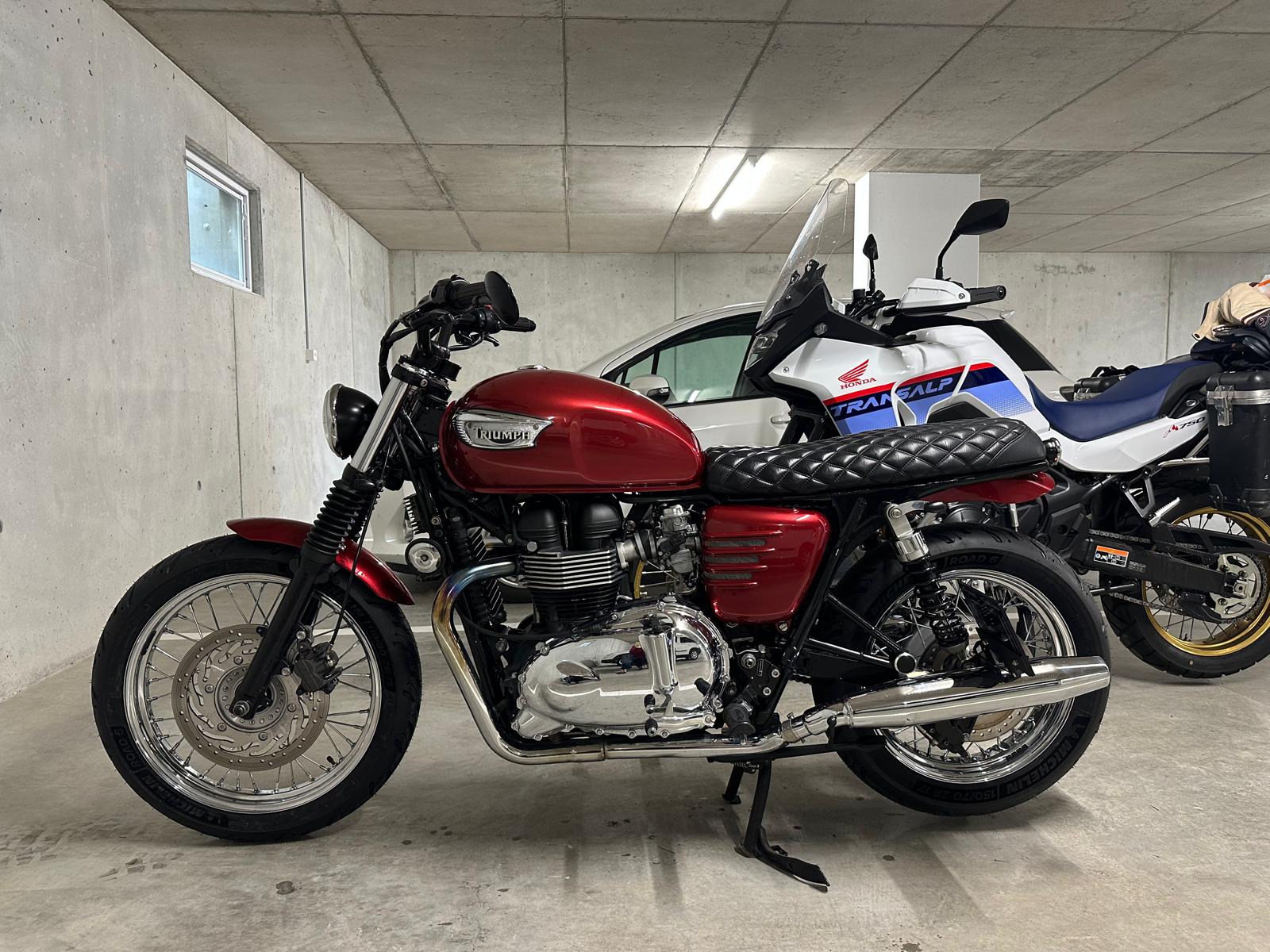 TRIUMPH Bonneville 900 i T 100-image-8