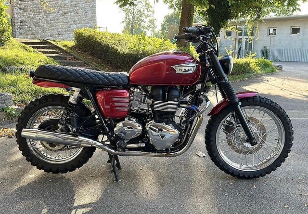 TRIUMPH Bonneville 900 i T 100-image-0