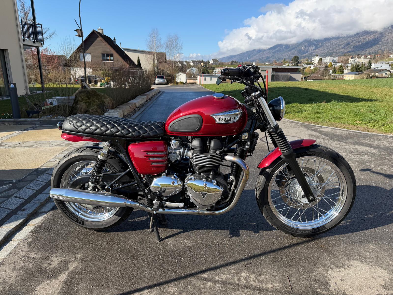 TRIUMPH Bonneville 900 i T 100-image-2