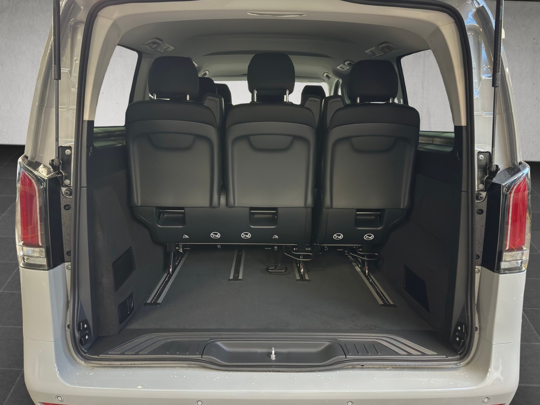 MERCEDES-BENZ Vito 116 CDI Lang Tourer 9G-Tronic 4M Select-image-10