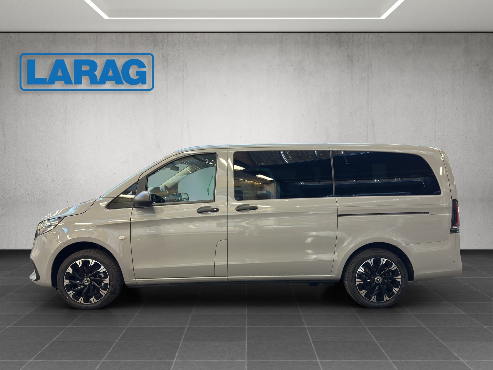 MERCEDES-BENZ Vito 116 CDI Lang Tourer 9G-Tronic 4M Select-image-2