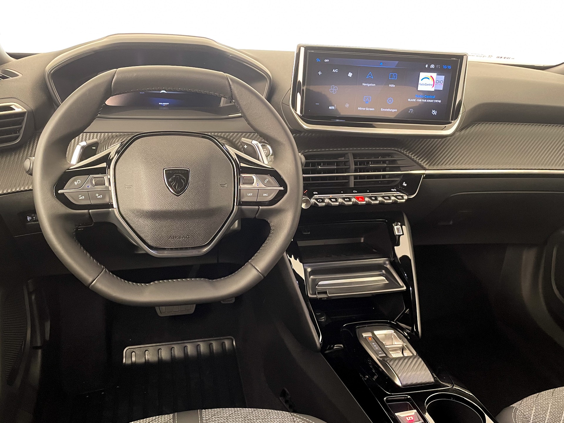 PEUGEOT 2008 1.2 Hybrid 145PS Allure Premium-image-24