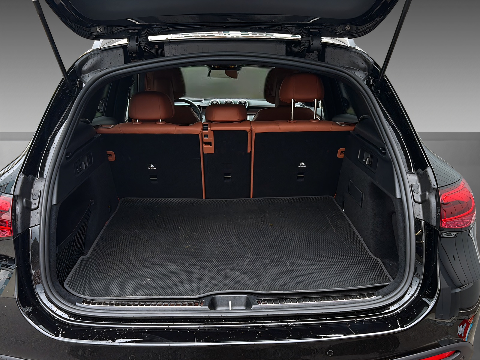MERCEDES-BENZ GLC 300 4Matic-image-14