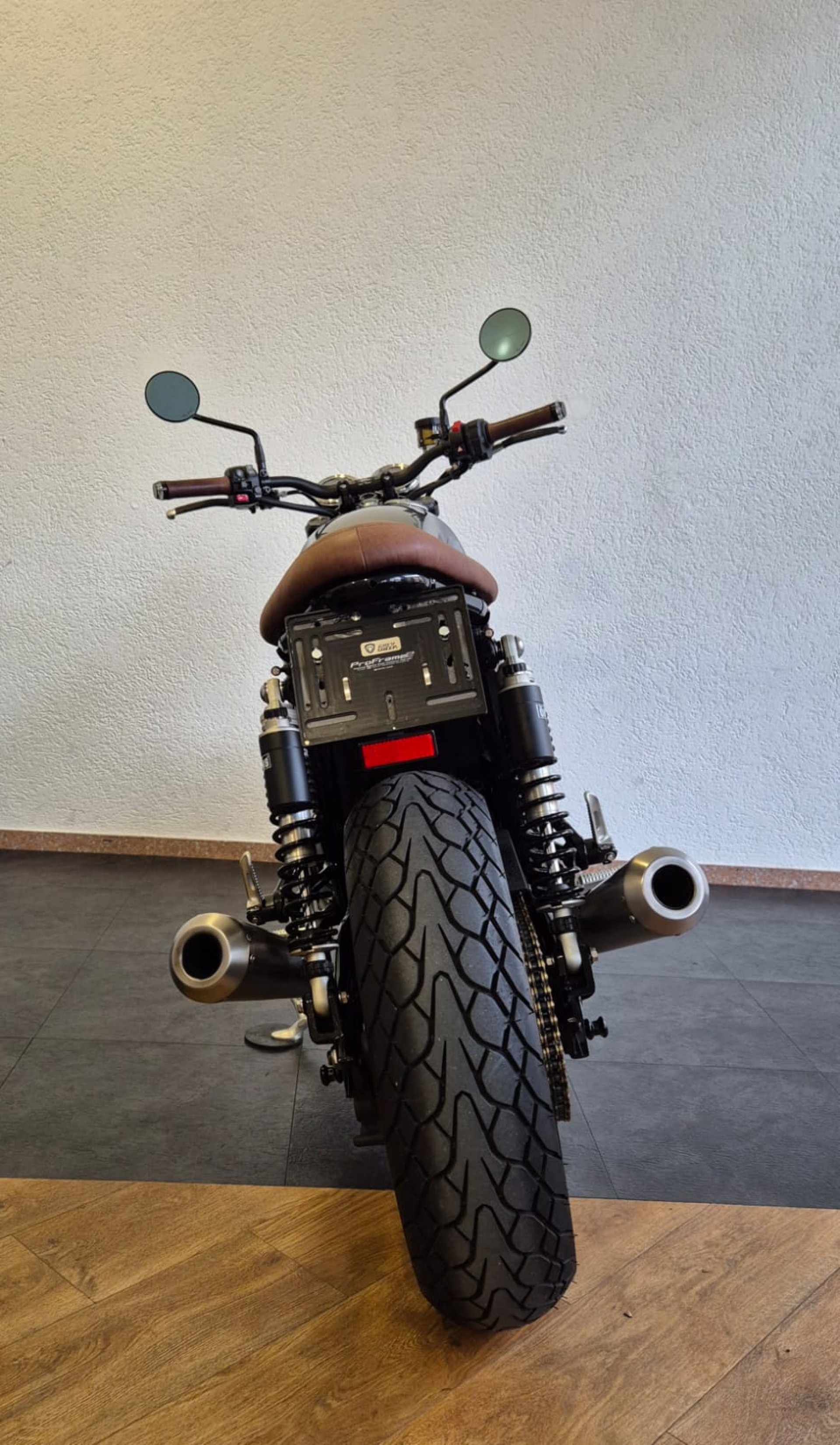 TRIUMPH Thruxton 1200 R-image-3