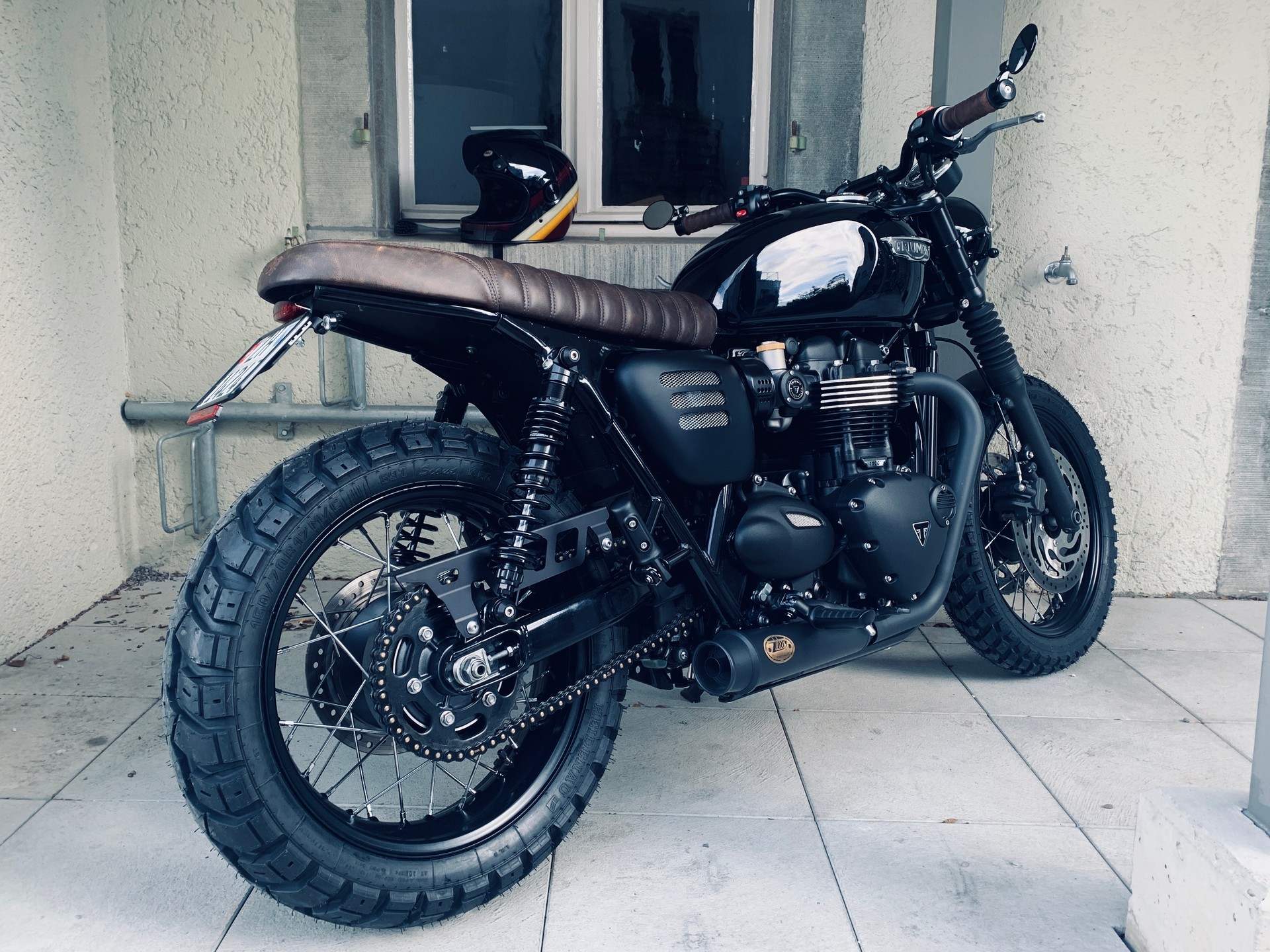TRIUMPH Bonneville T120 Black-image-1