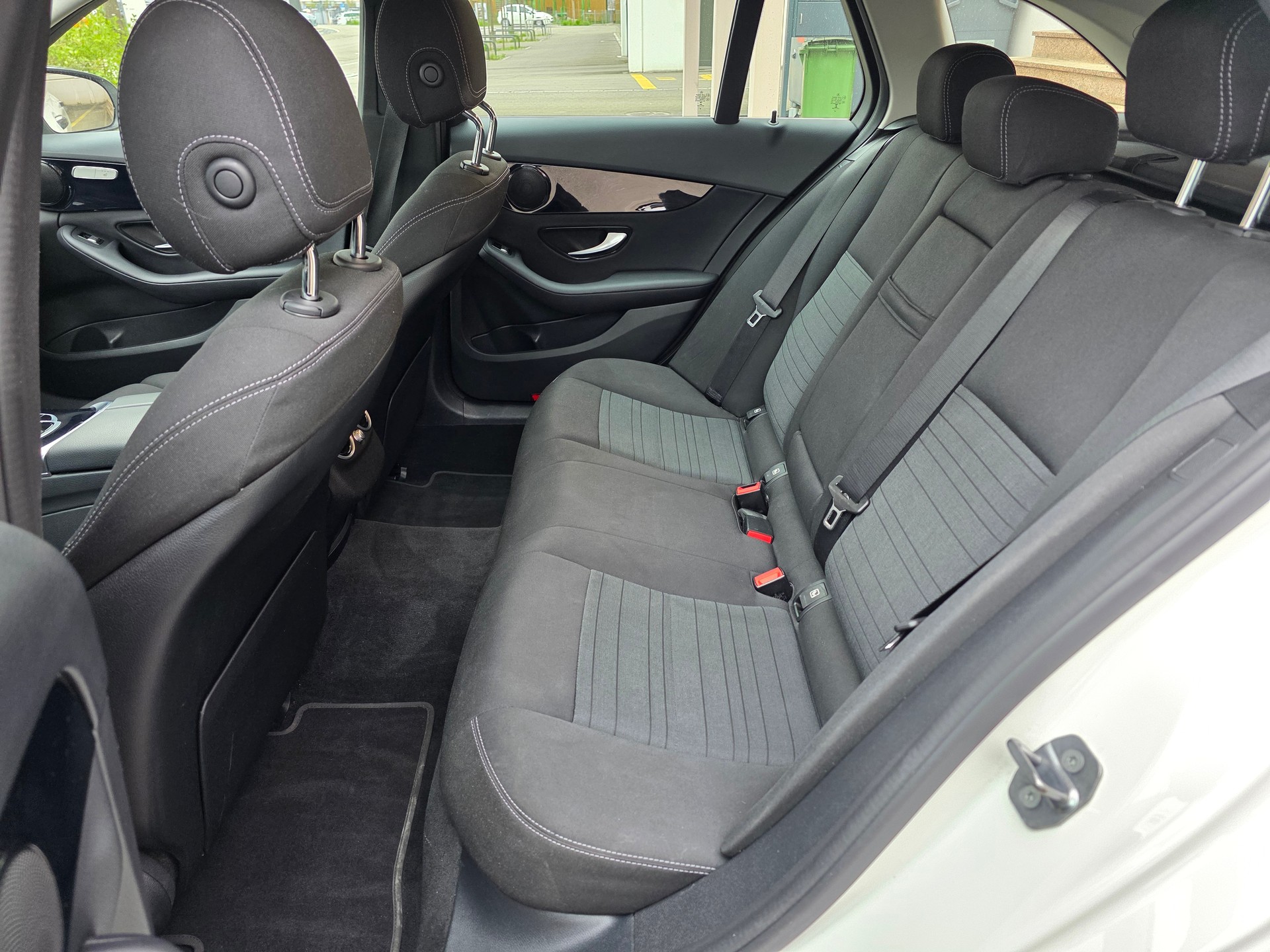 MERCEDES-BENZ C 220 d Avantgarde 9G-Tronic-image-14