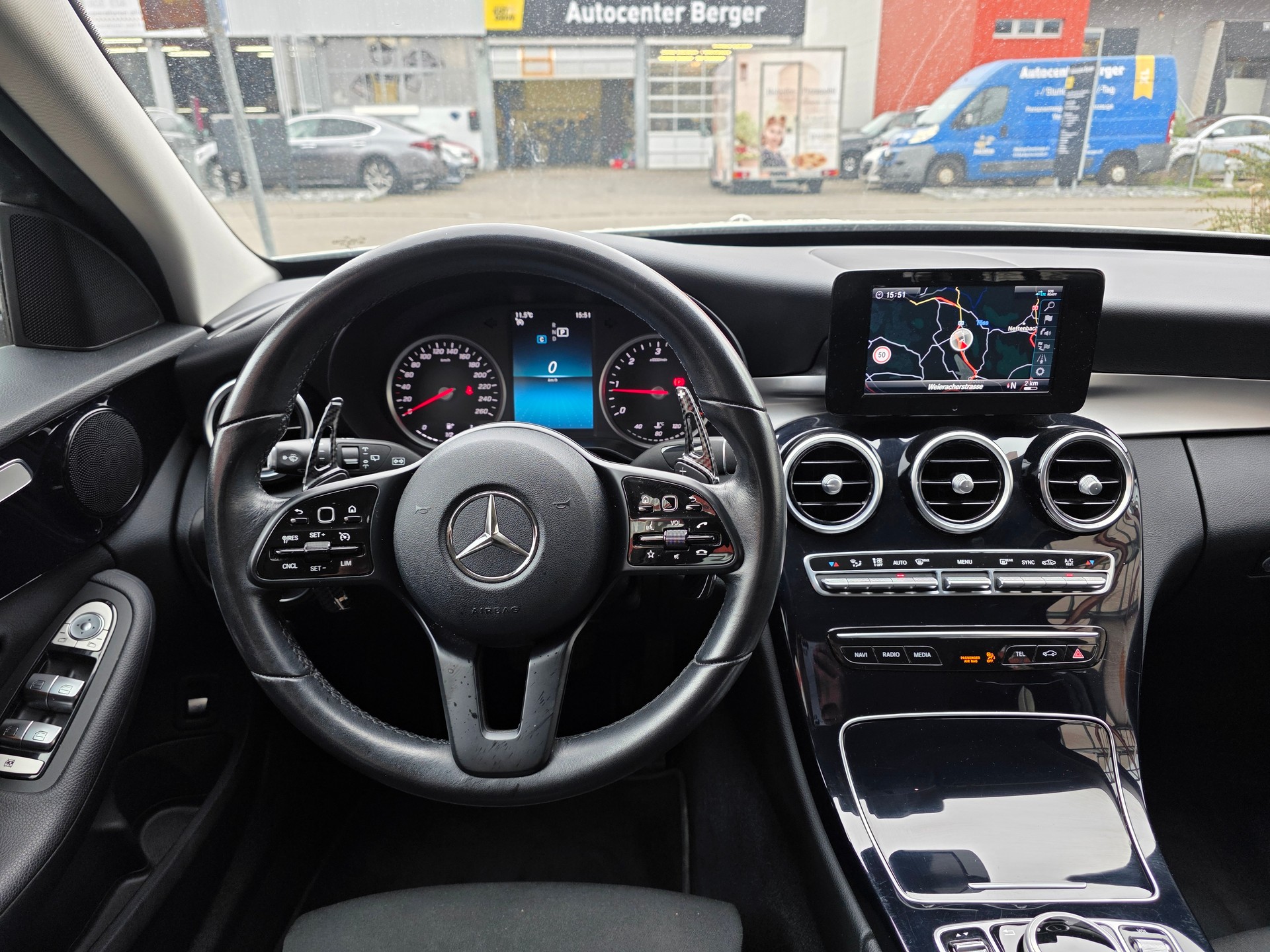 MERCEDES-BENZ C 220 d Avantgarde 9G-Tronic-image-11
