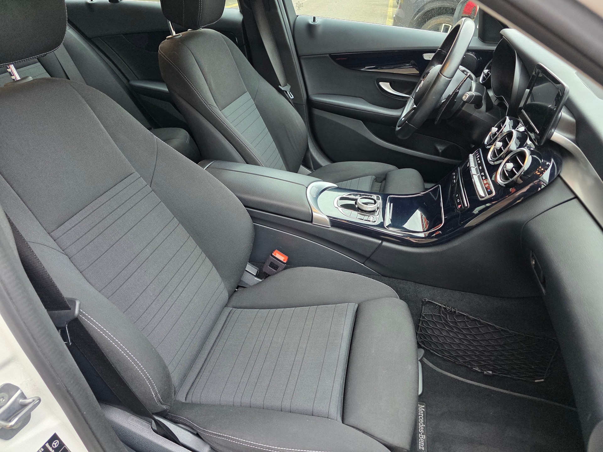 MERCEDES-BENZ C 220 d Avantgarde 9G-Tronic-image-13