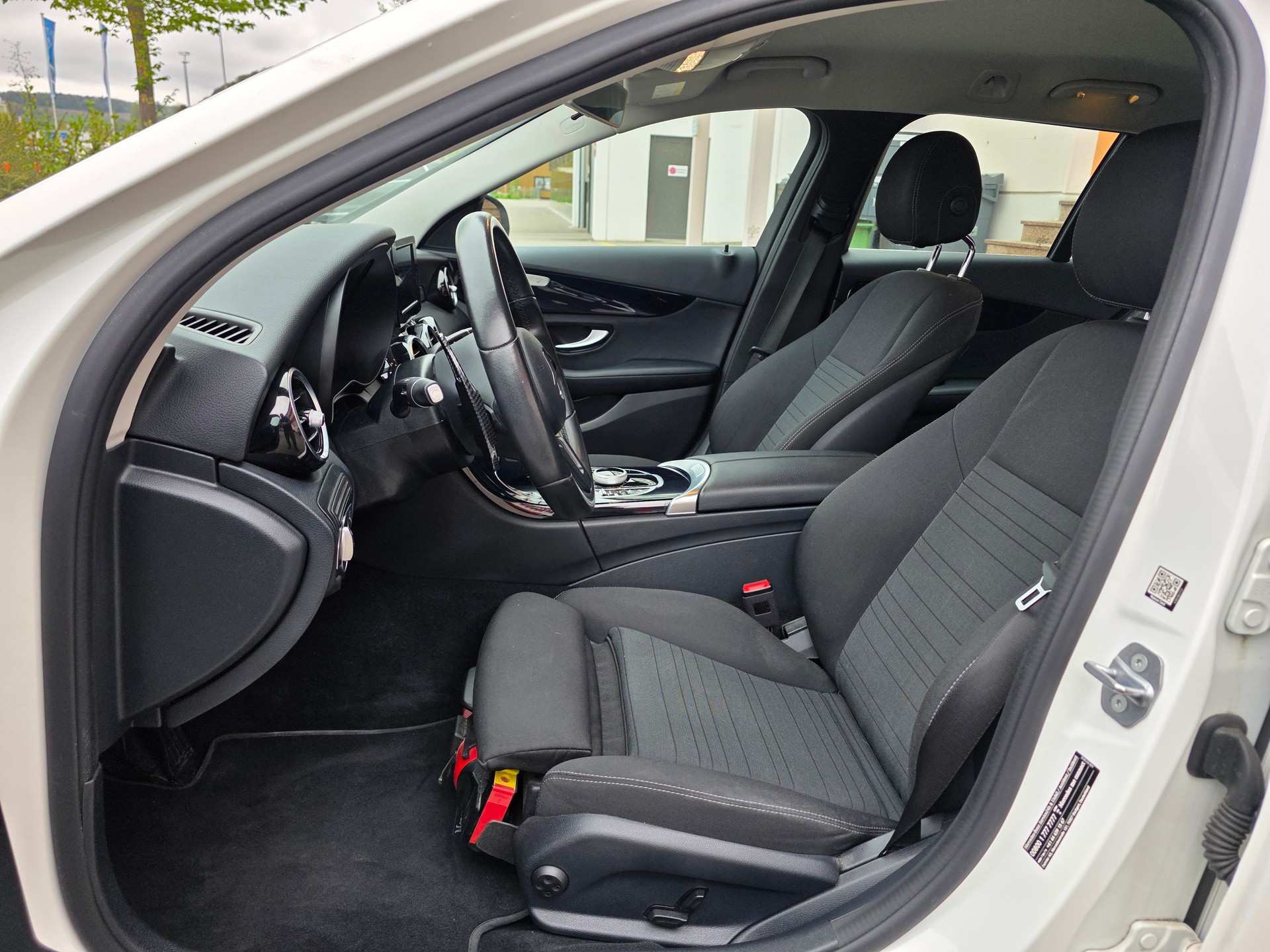 MERCEDES-BENZ C 220 d Avantgarde 9G-Tronic-image-10
