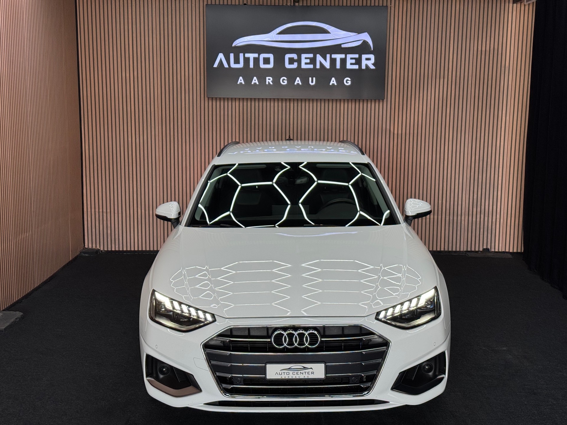 AUDI A4 Avant 2.0 35 TDI Advanced S-Tronic | 1 Jahr Garantie | Facelift | *ab CHF 199.-/ Monat*-showroom-element-2