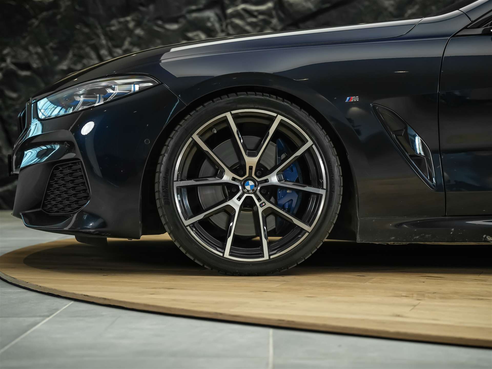 BMW 840d xDrive Steptronic M Sport **CH-Auto**-image-13