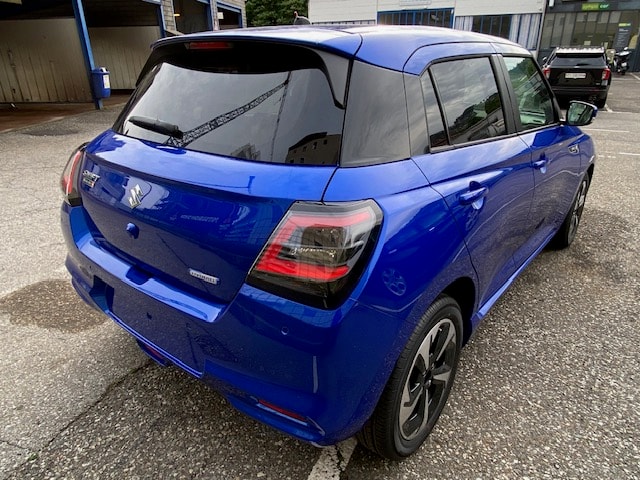 SUZUKI Swift Sakura Top 1.2 CVT