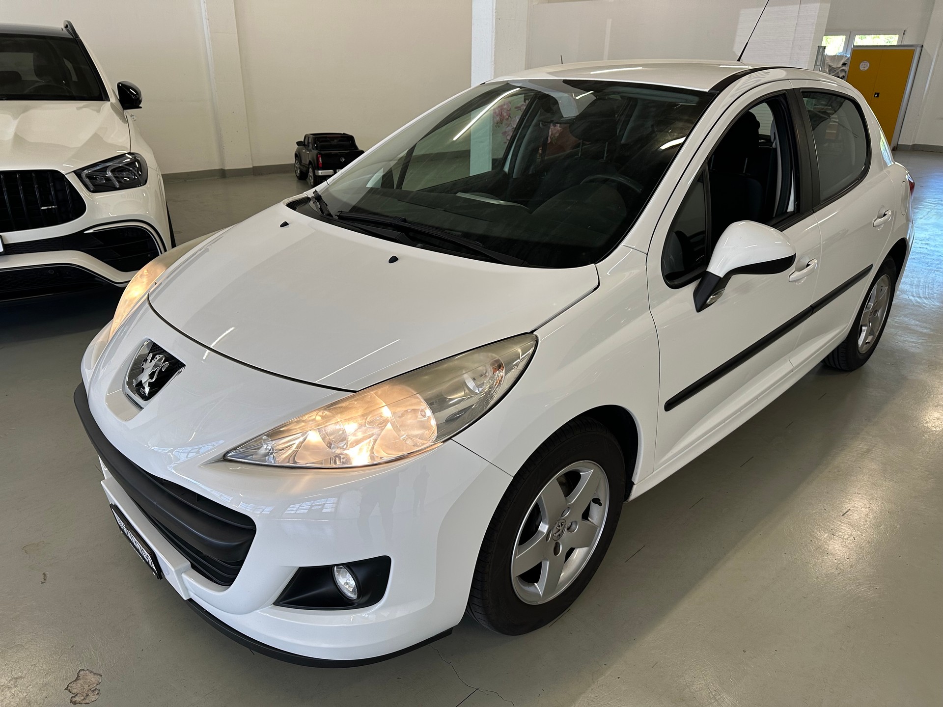 PEUGEOT 207 1.4 16V Trendy-image-2