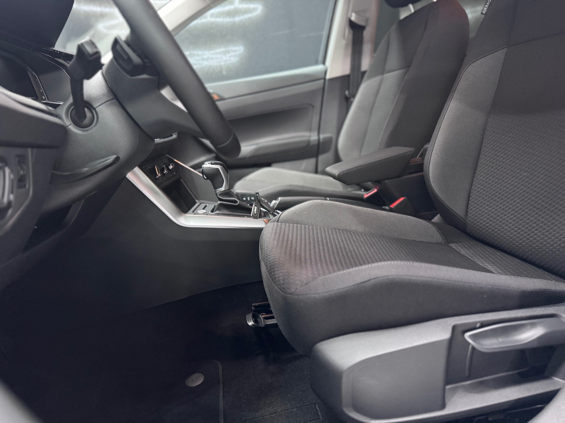 VW Polo 1.0 TSI Life DSG-image-9