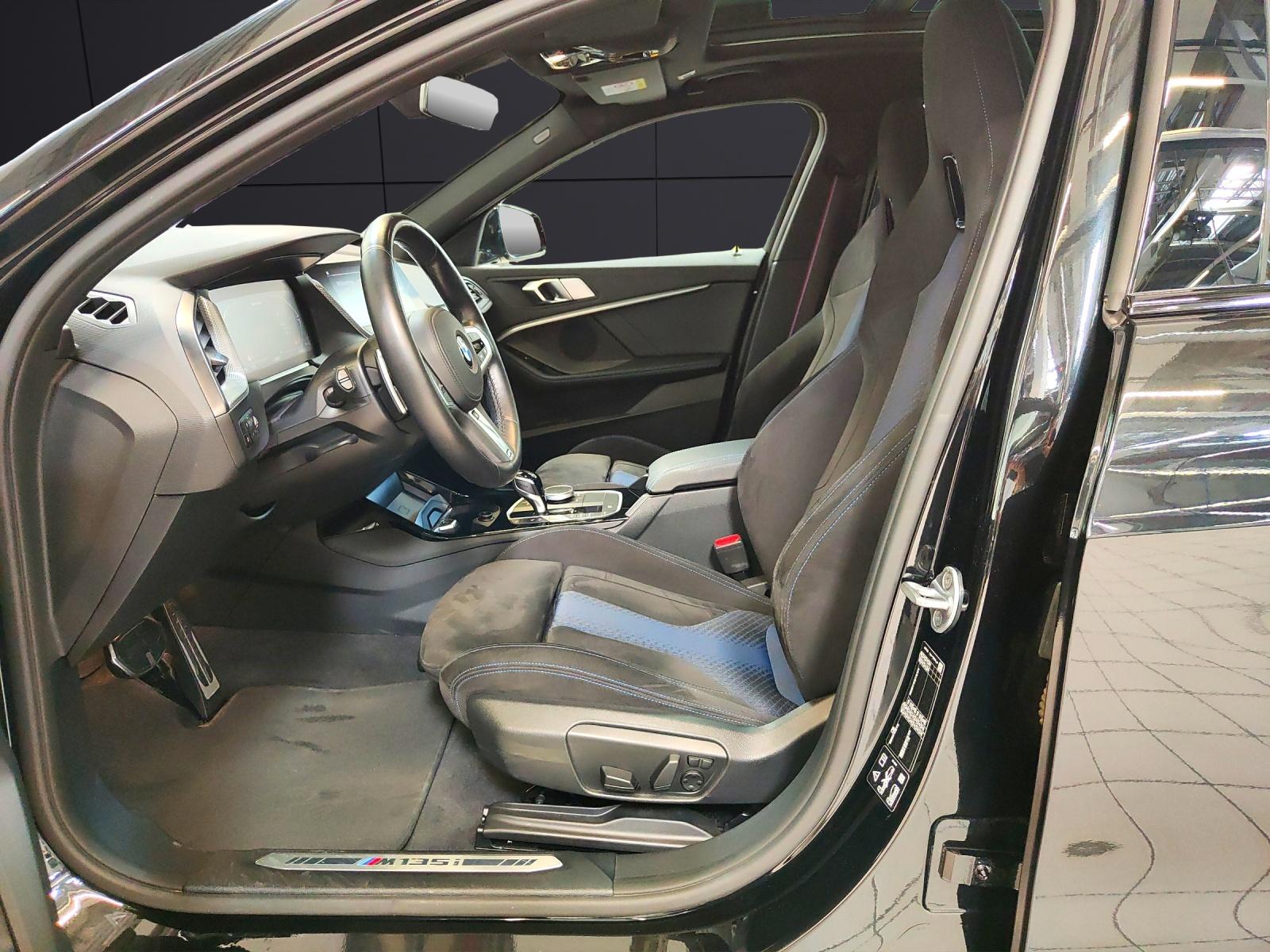 BMW M135i xDrive-image-9