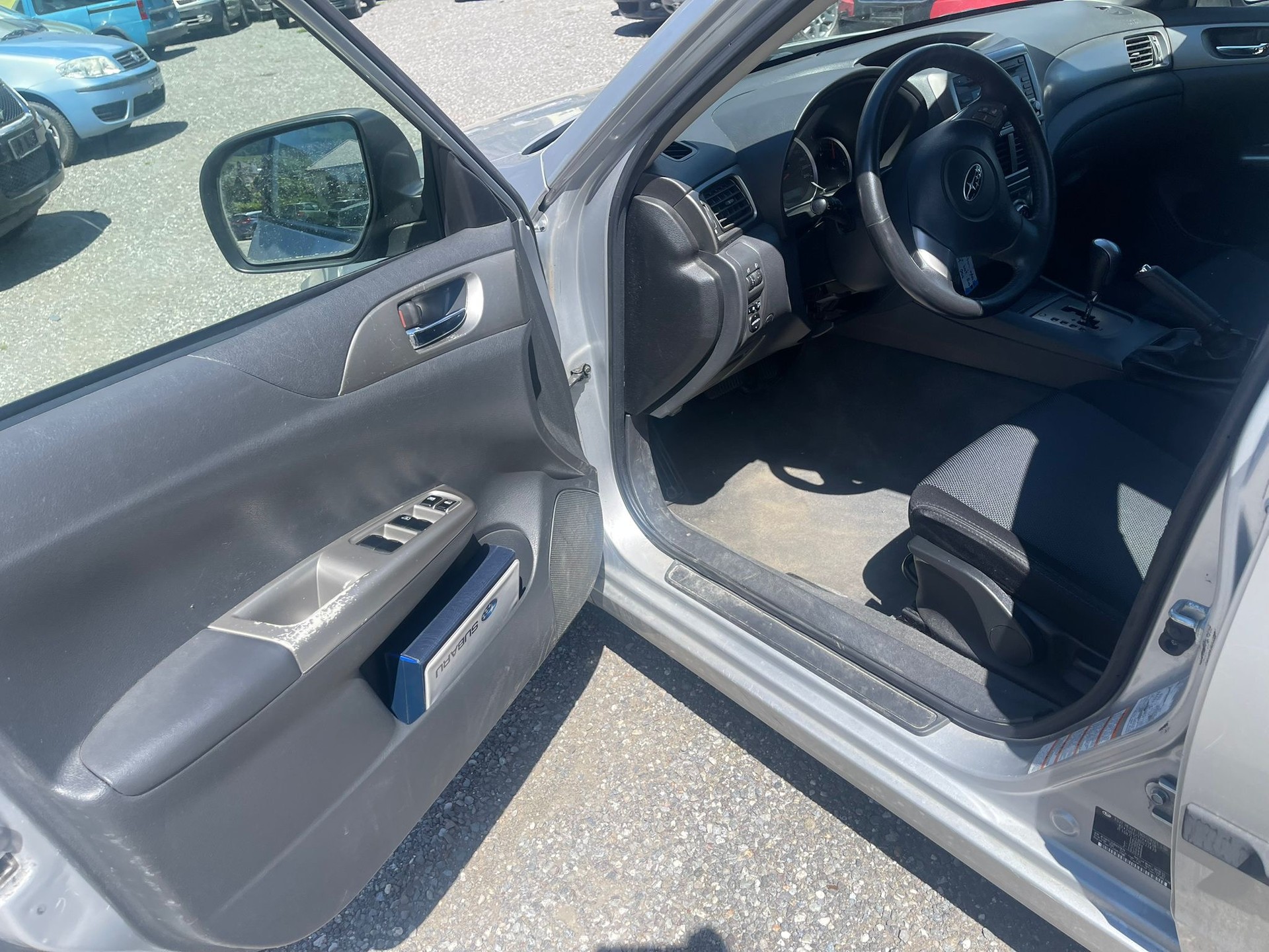 SUBARU Impreza 2.0R Comfort S Automatic-image-6