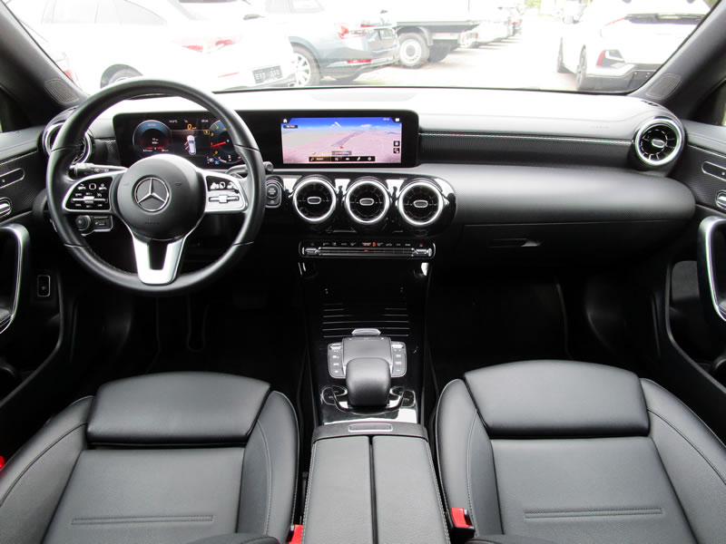 MERCEDES-BENZ CLA Shooting Brake 200 Progressive 7G-DCT-showroom-element-2