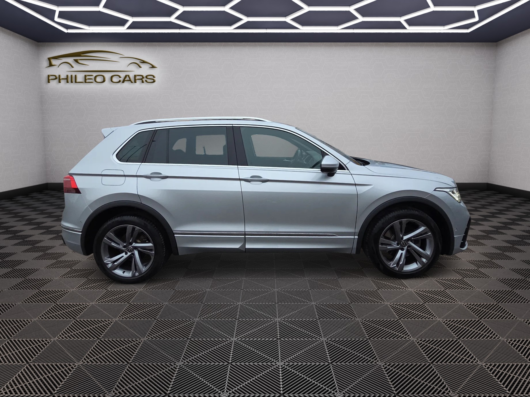 VW Tiguan 1.4TSI PHEV R-Line DSG-image-3