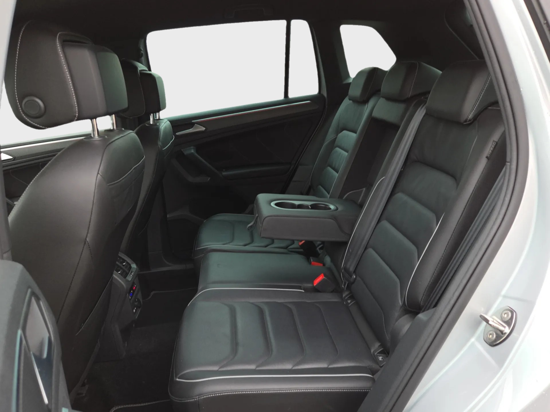 VW Tiguan 1.4TSI PHEV R-Line DSG-image-12