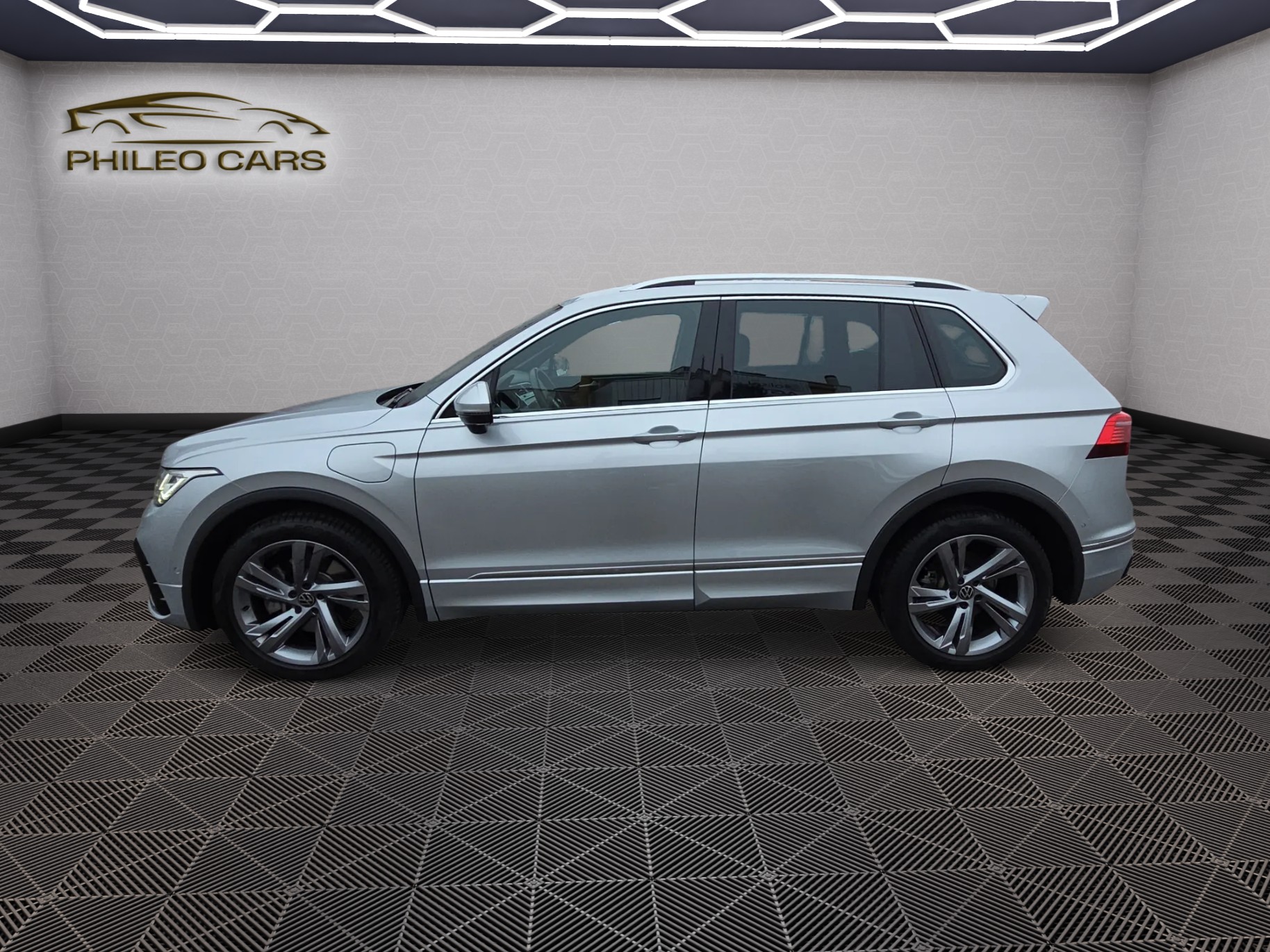 VW Tiguan 1.4TSI PHEV R-Line DSG-image-4