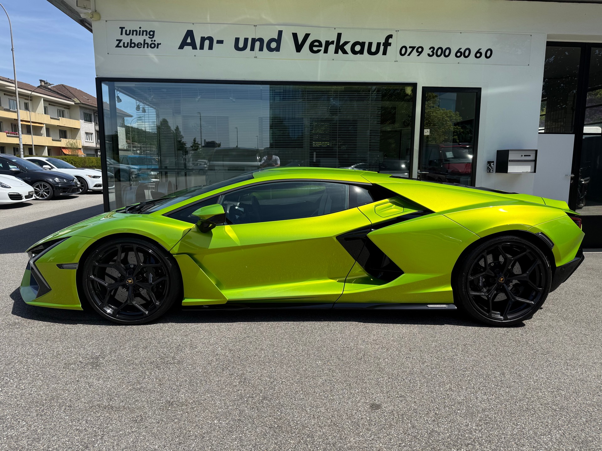 LAMBORGHINI Revuelto Verde Citrea-image-10