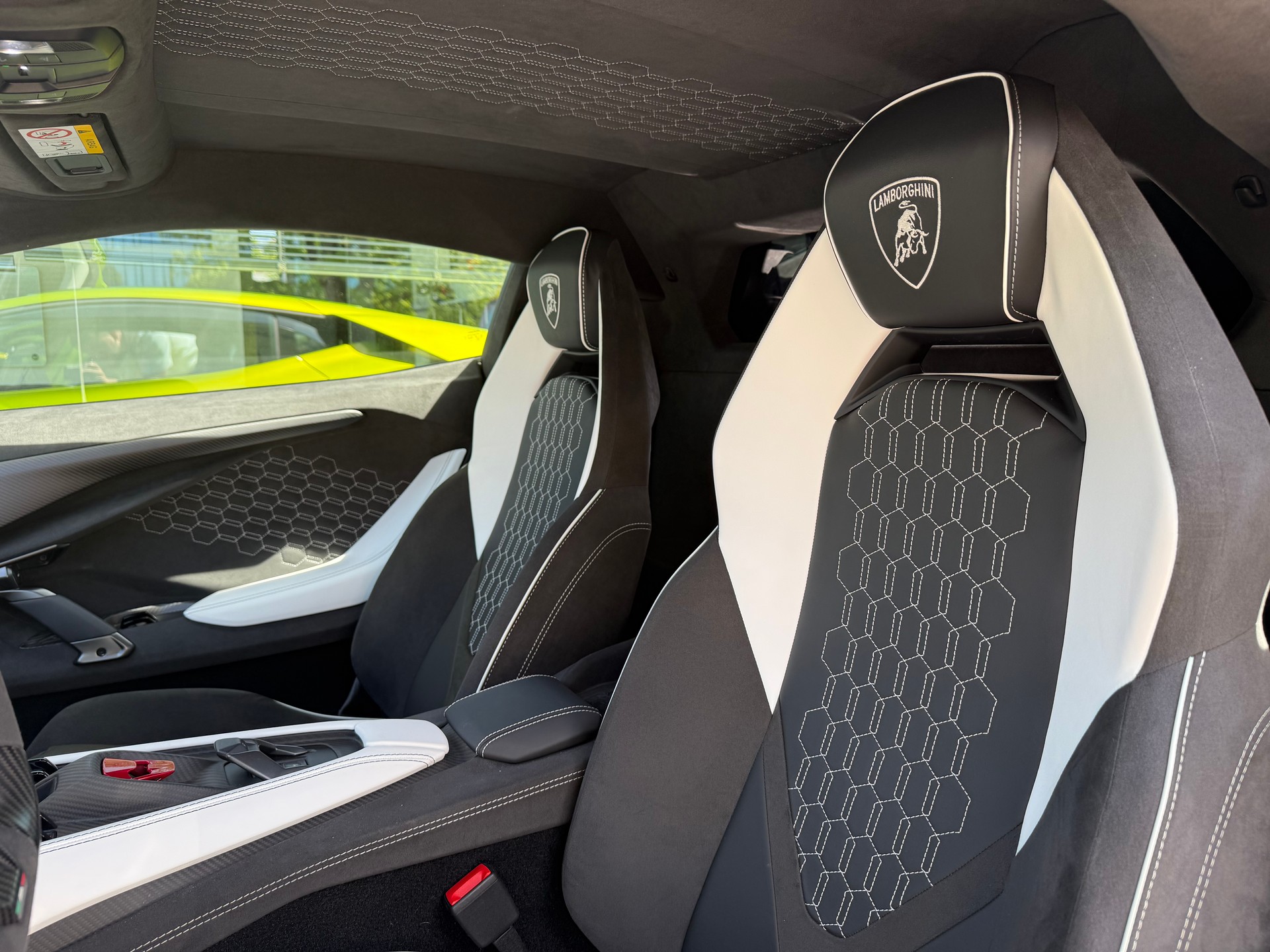 LAMBORGHINI Revuelto Verde Citrea-image-15