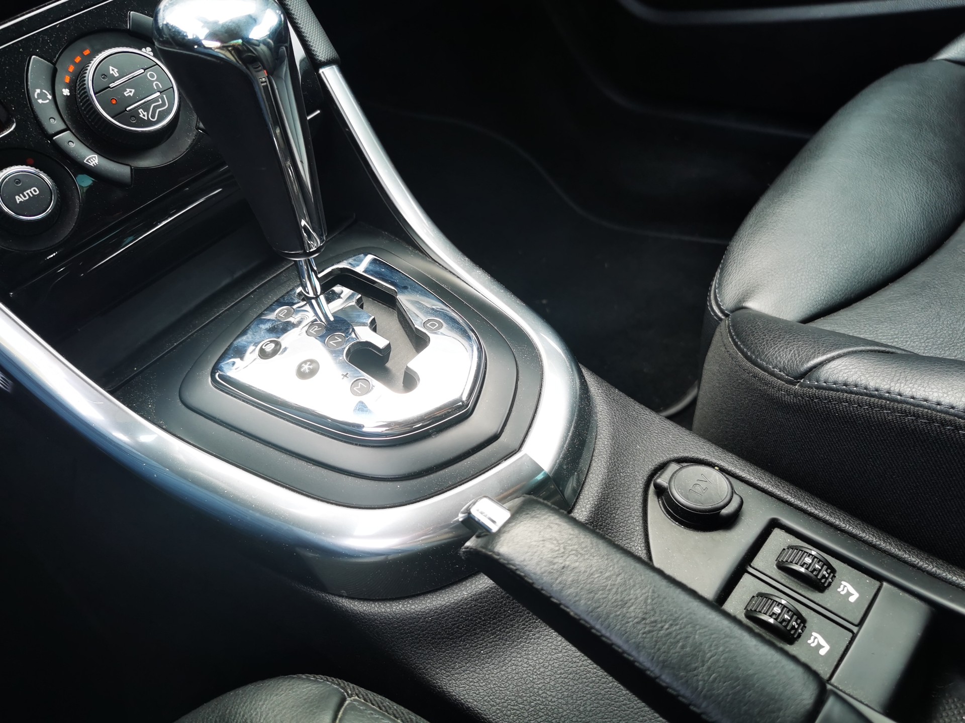 PEUGEOT 308 CC 1.6 16V Turbo Allure Automatic-image-4