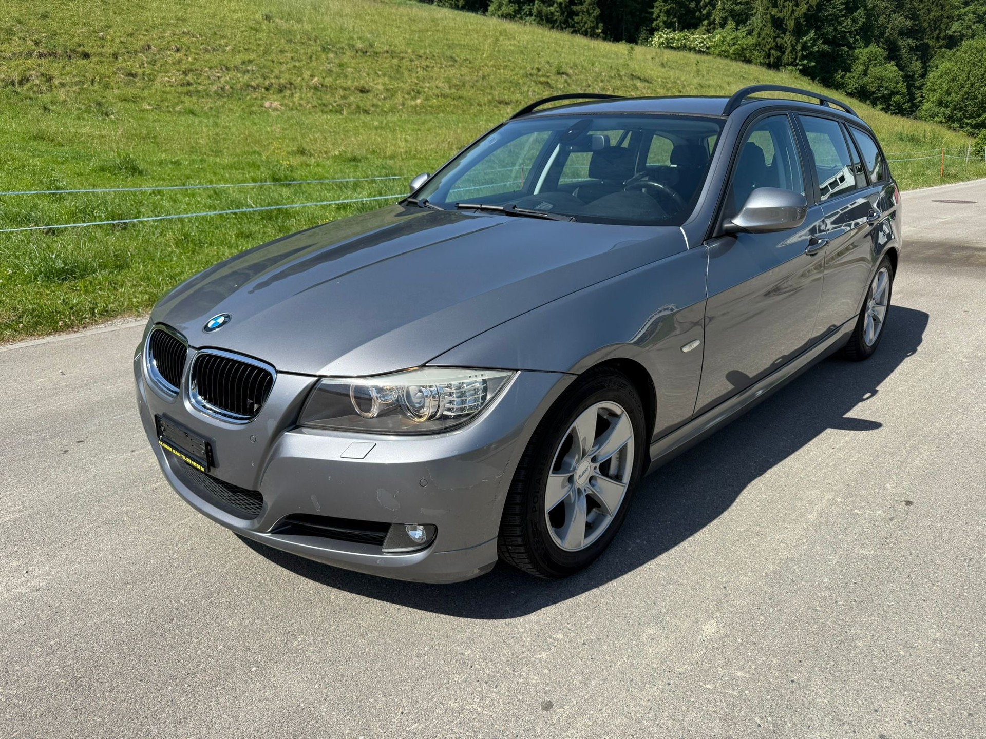 BMW 320i Touring Steptronic-image-3