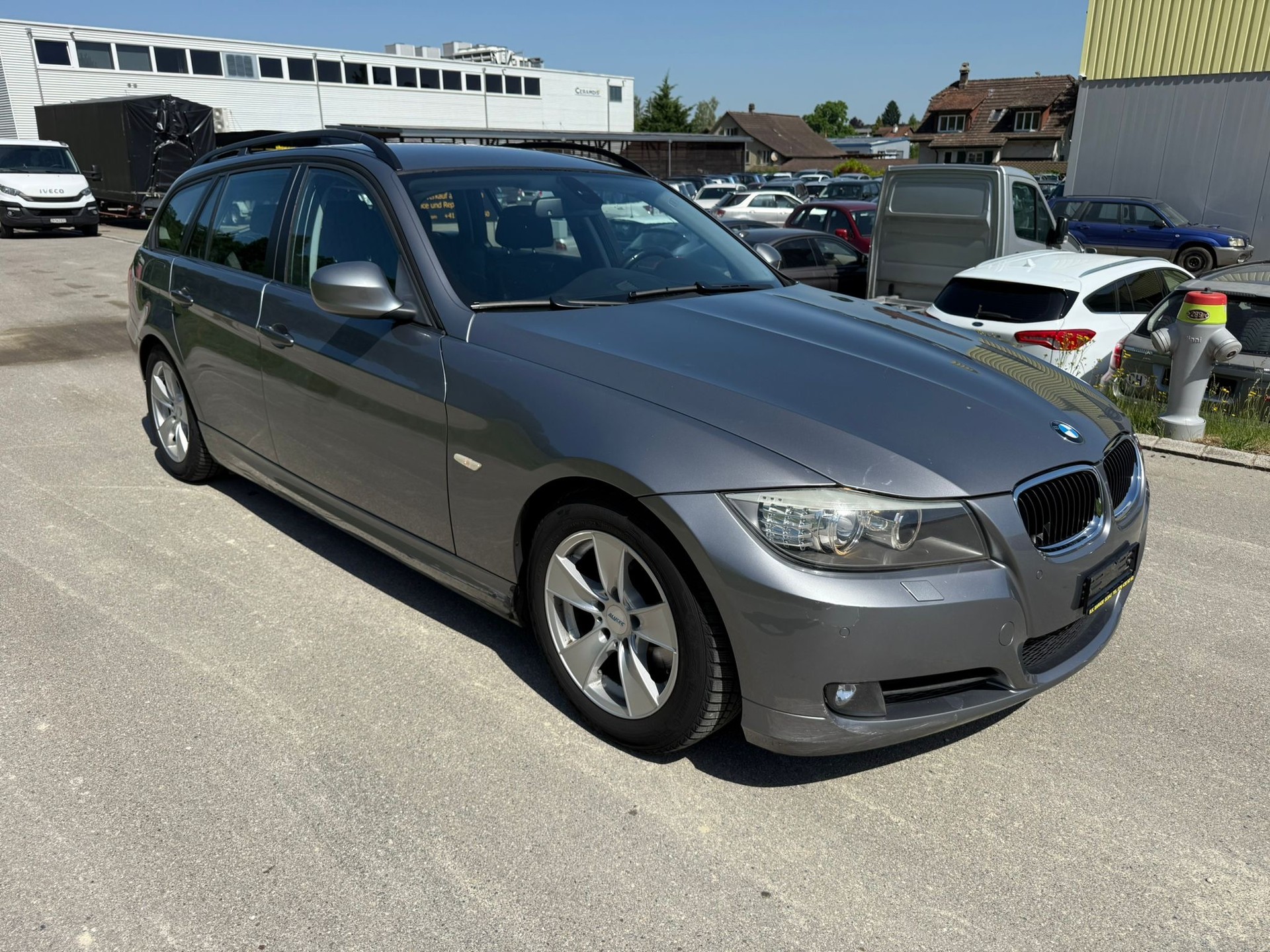 BMW 320i Touring Steptronic-image-2