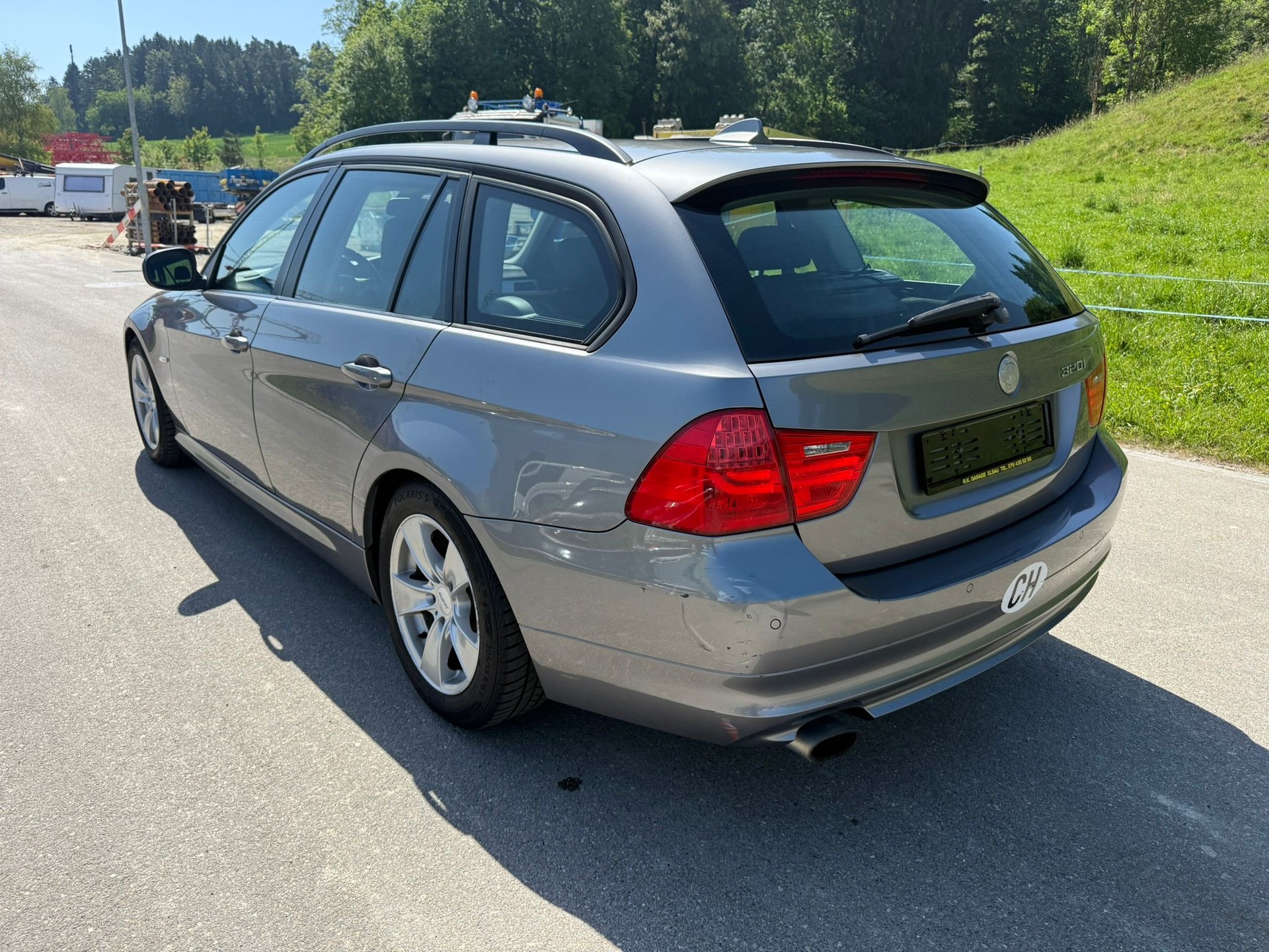 BMW 320i Touring Steptronic-image-4