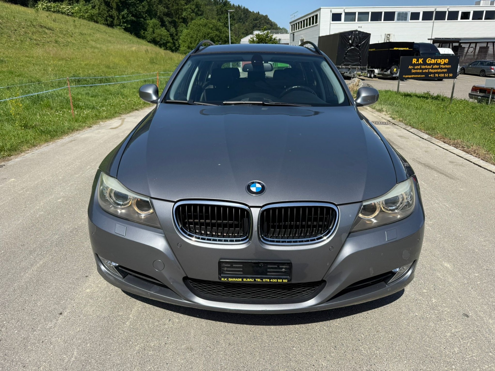 BMW 320i Touring Steptronic-image-1