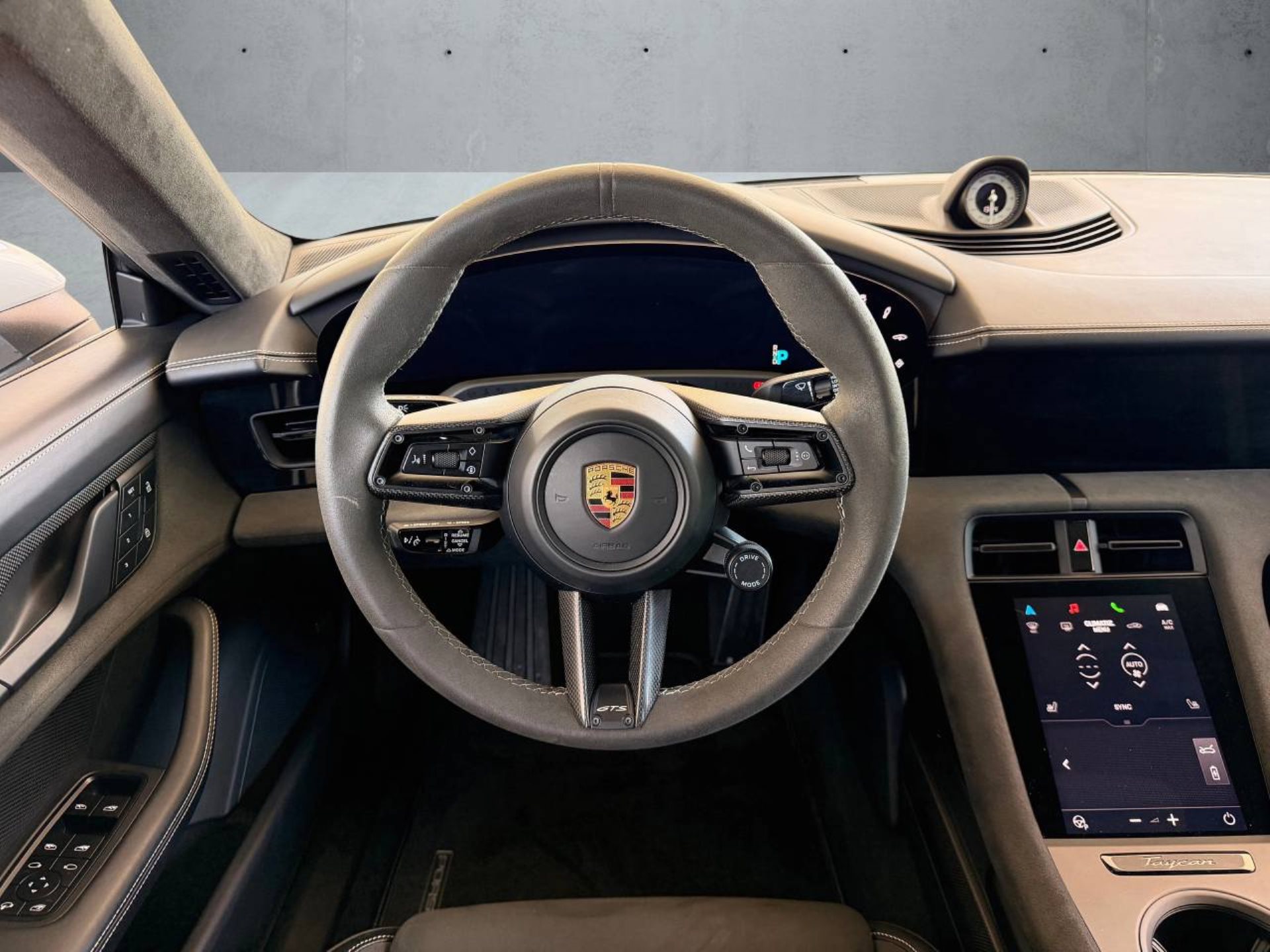 PORSCHE Taycan GTS Sport Turismo (MY22)-image-12