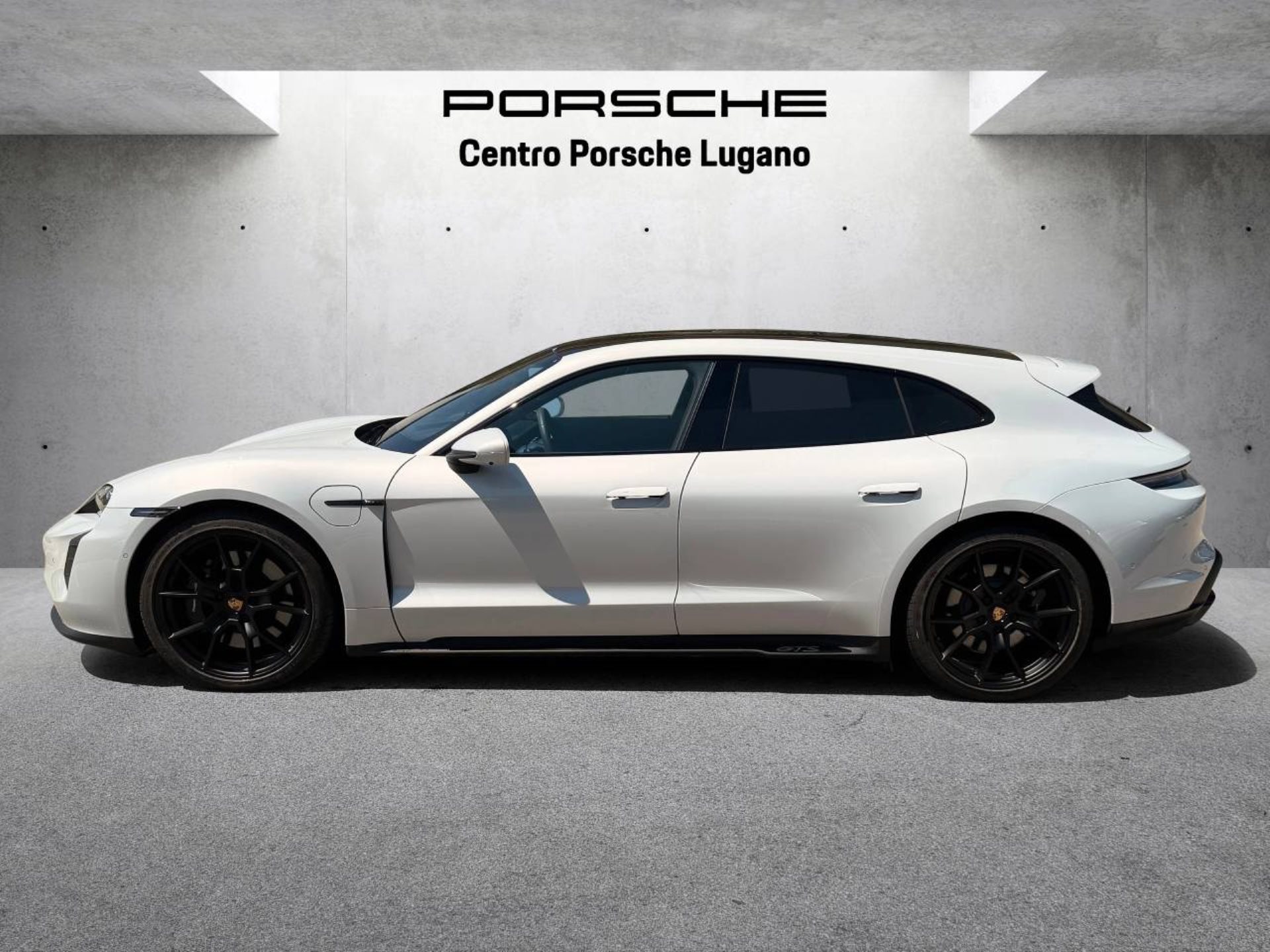 PORSCHE Taycan GTS Sport Turismo (MY22)-image-1