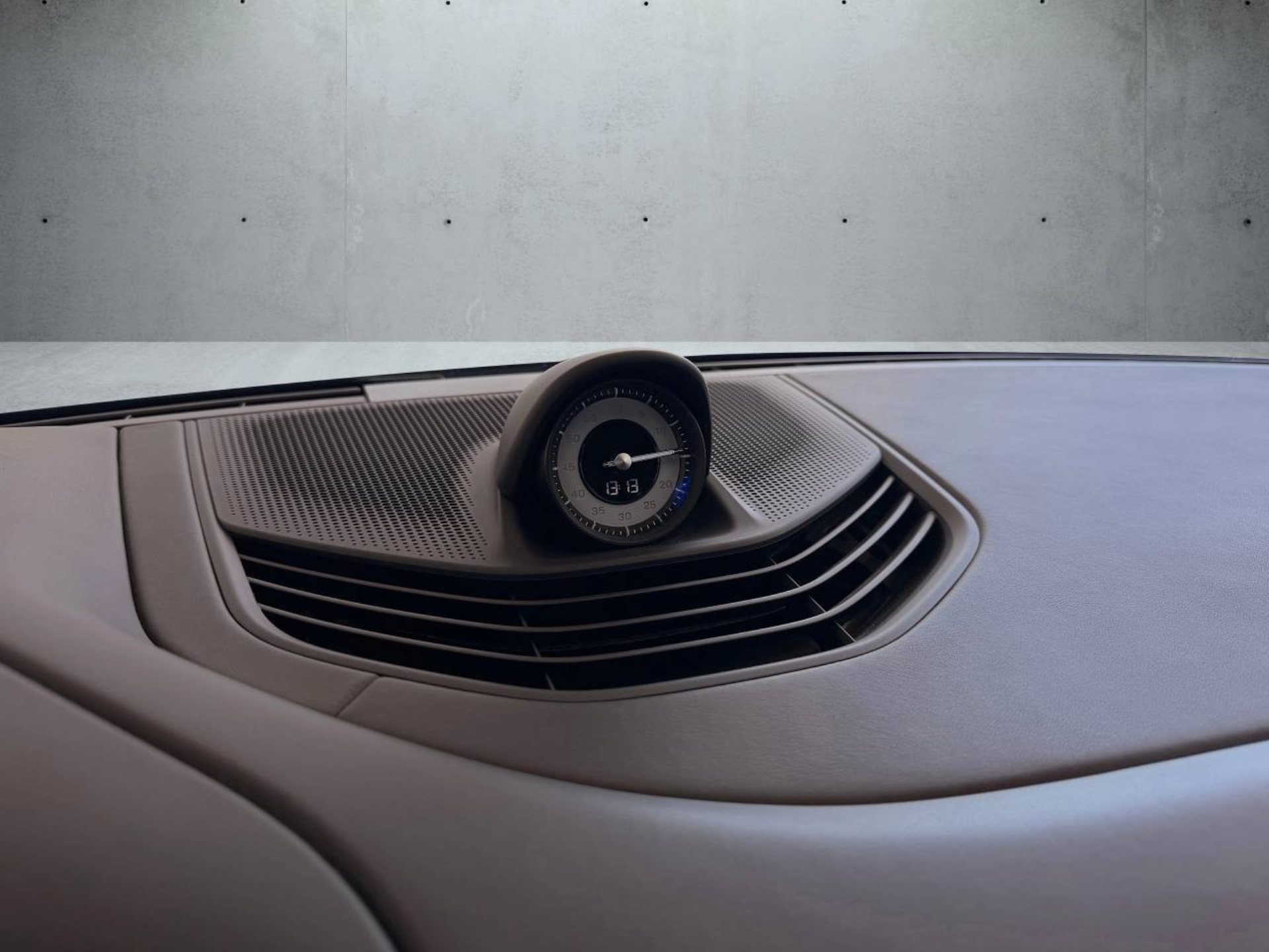 PORSCHE Taycan GTS Sport Turismo (MY22)-image-25