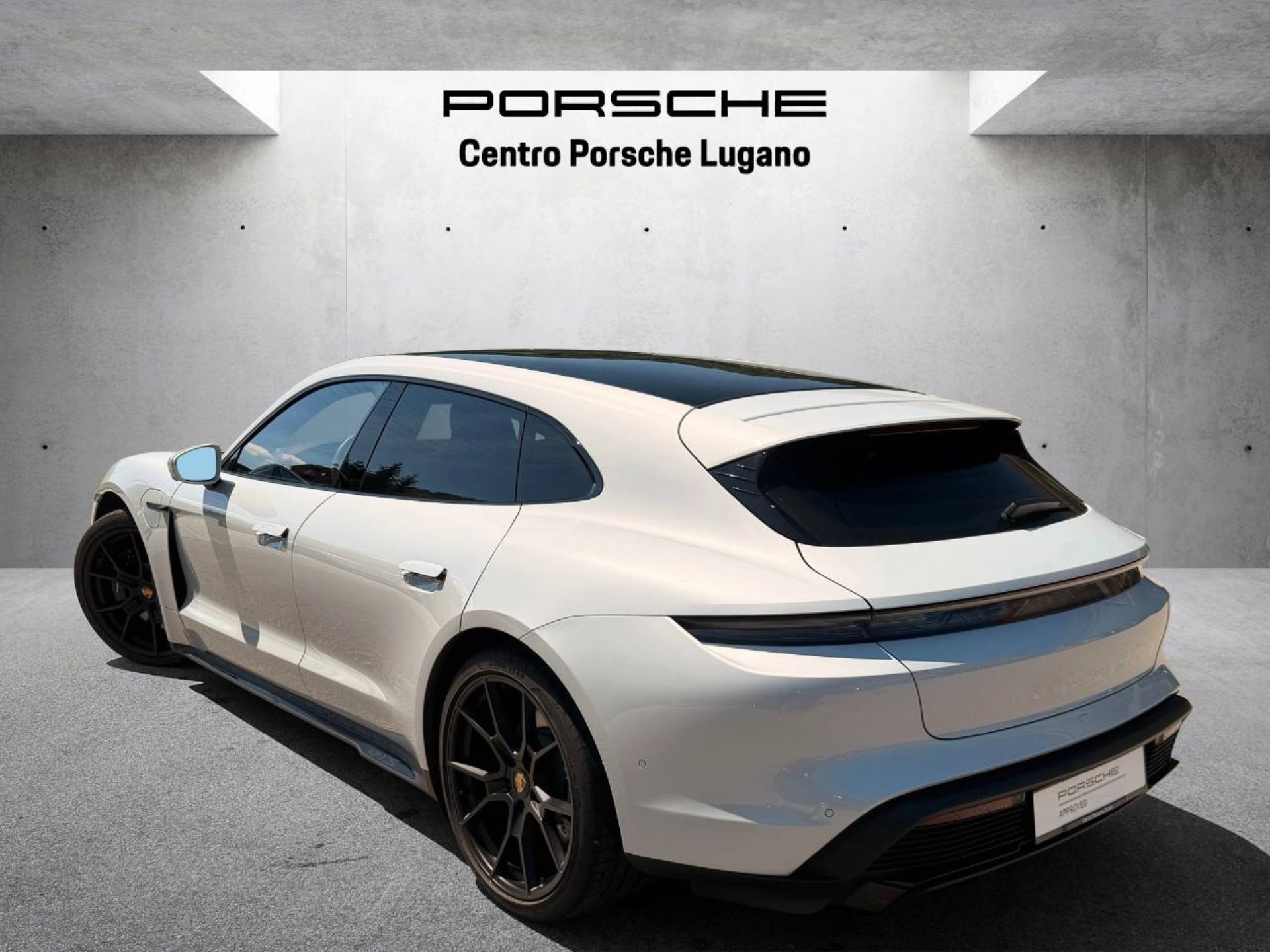 PORSCHE Taycan GTS Sport Turismo (MY22)-image-2