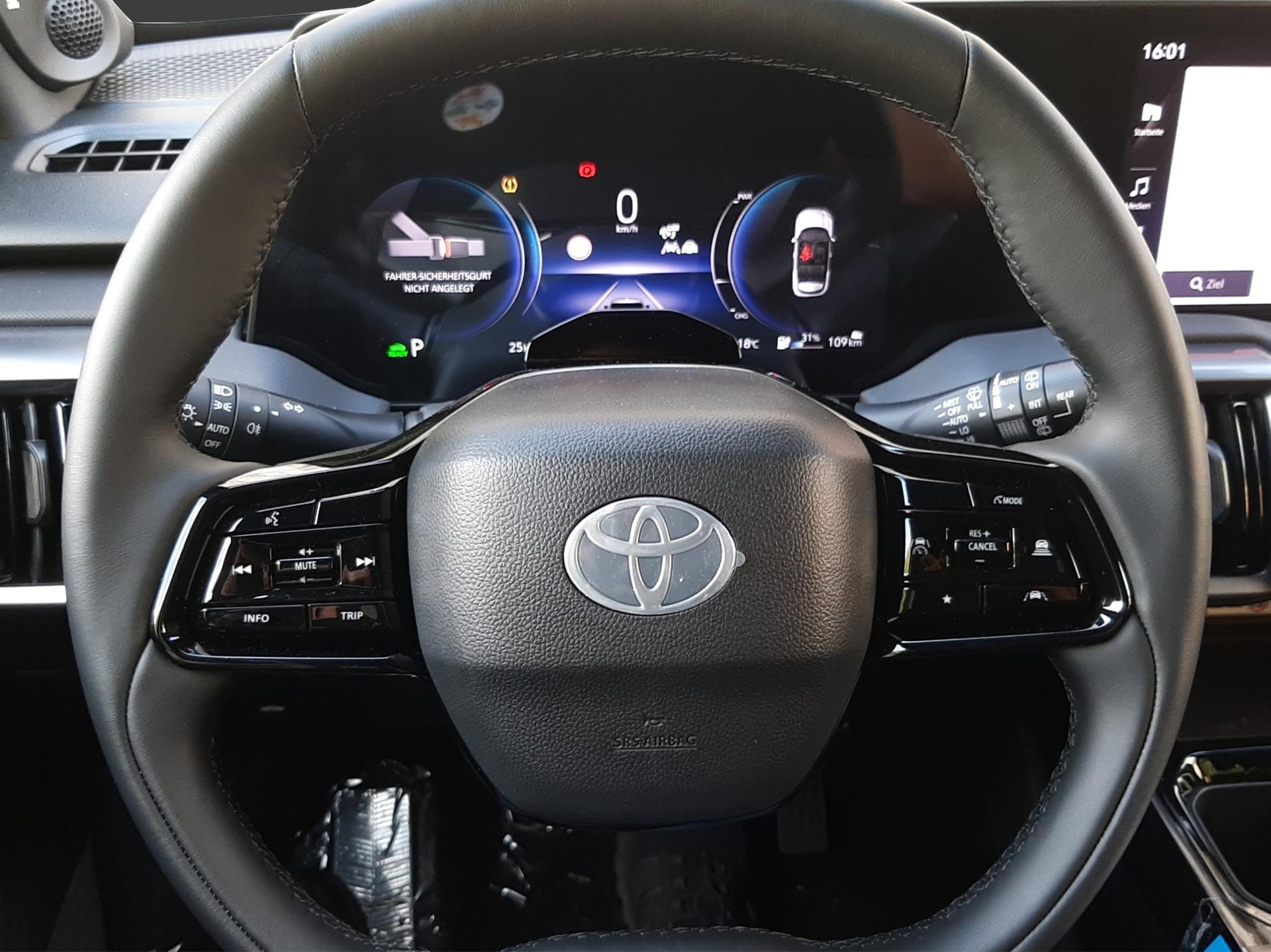 TOYOTA Urban Cruiser Premium AWD-image-12