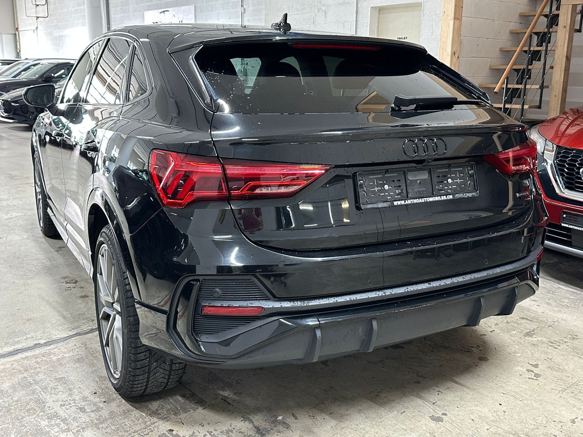 AUDI Q3 Sportback 40 TDI S line quattro S-tronic-image-3